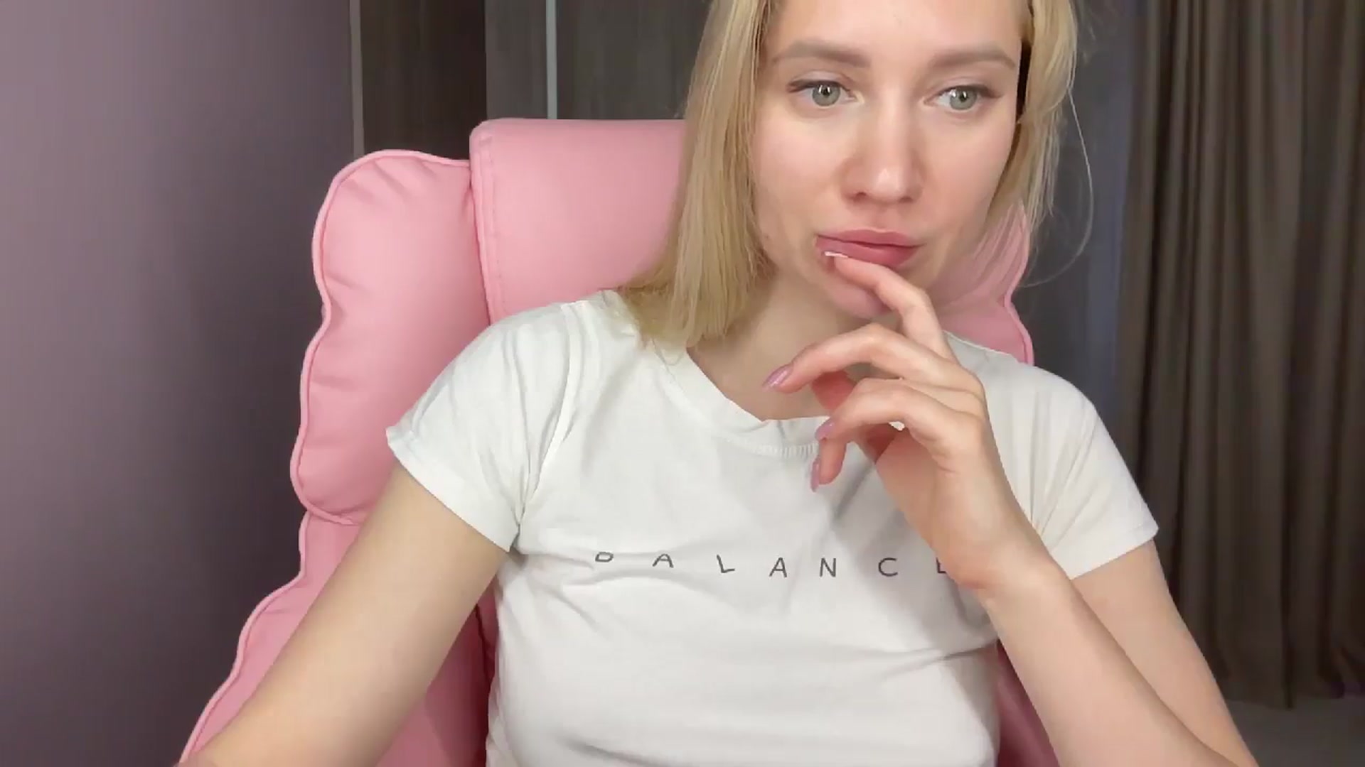 Gallery image thumbnail from Miss_Sylvia's myfreecams stream on, 05/17/2025, 17:33 image 9 of 20