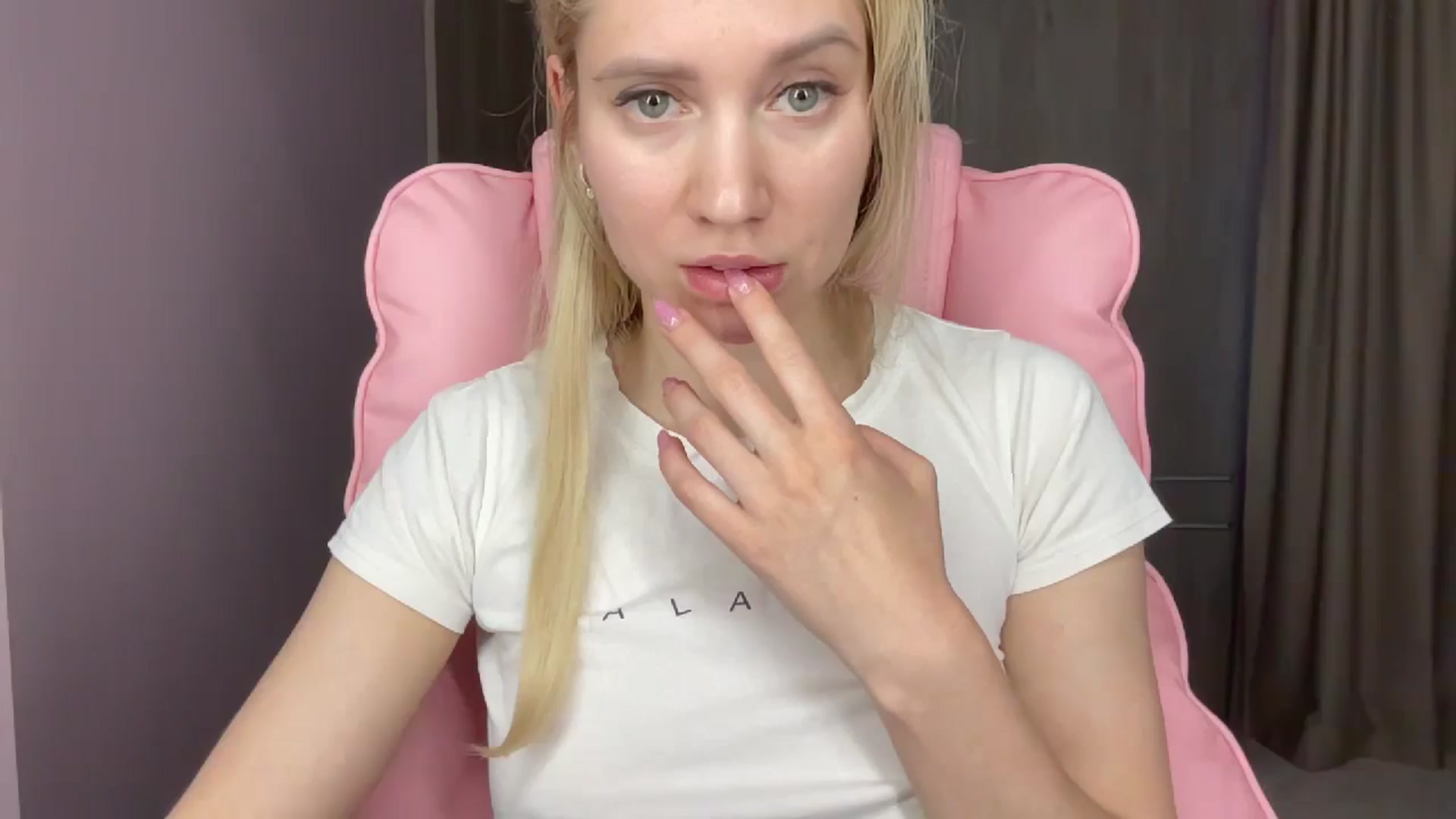Gallery image thumbnail from Miss_Sylvia's myfreecams stream on, 05/17/2025, 17:33 image 17 of 20