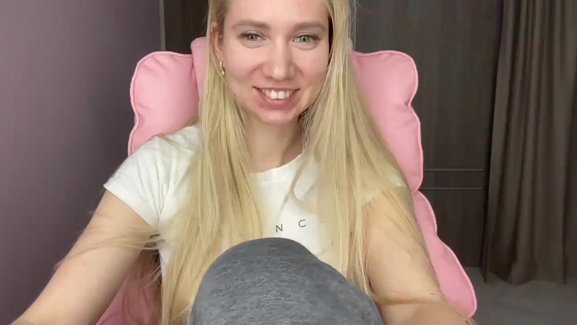 Gallery image thumbnail from Miss_Sylvia's myfreecams stream on, 05/17/2025, 21:00 image 9 of 20