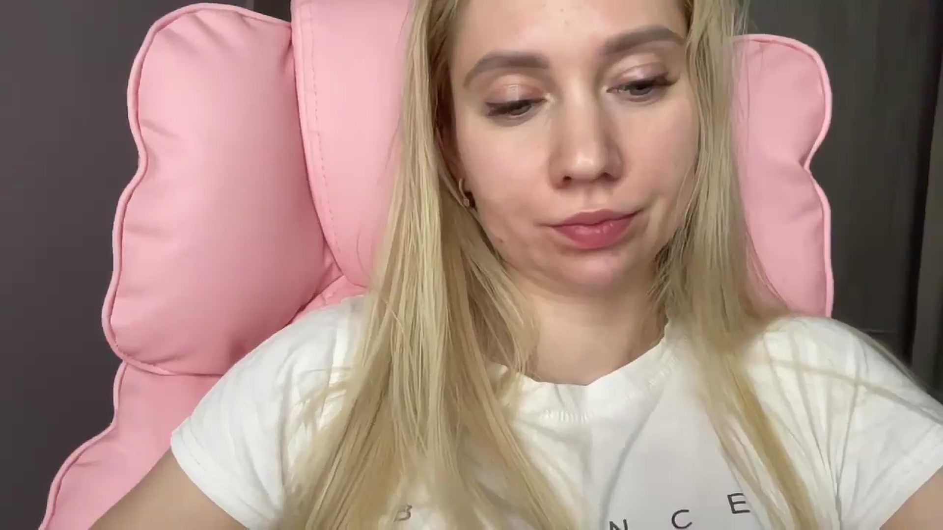 Gallery image thumbnail from Miss_Sylvia's myfreecams stream on, 05/17/2025, 21:00 image 13 of 20