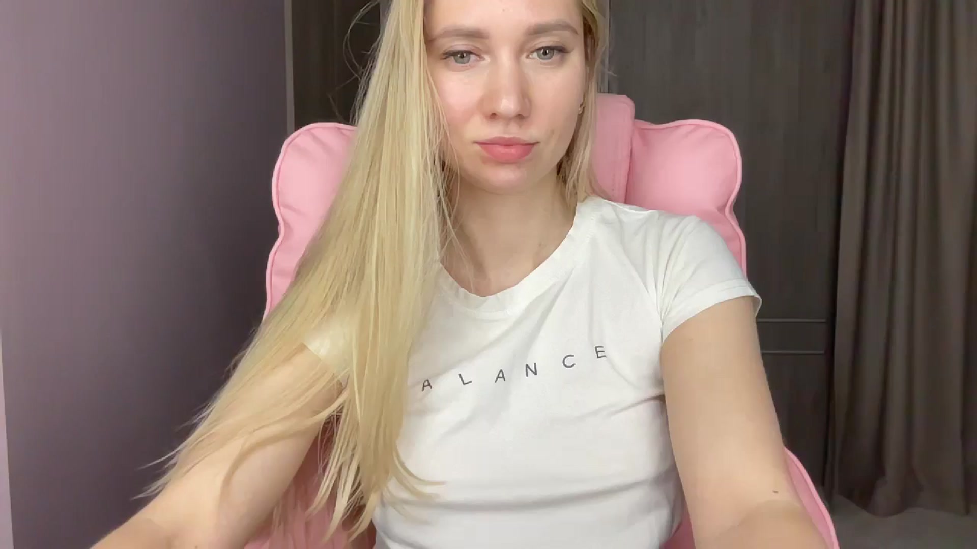 Gallery image thumbnail from Miss_Sylvia's myfreecams stream on, 05/17/2025, 21:00 image 1 of 20