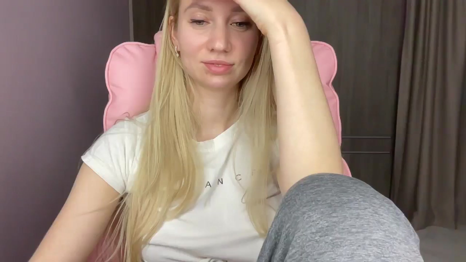 Gallery image thumbnail from Miss_Sylvia's myfreecams stream on, 05/17/2025, 21:00 image 10 of 20