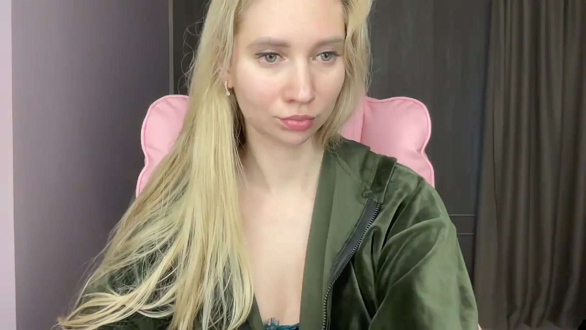Gallery image thumbnail from Miss_Sylvia's myfreecams stream on, 05/18/2025, 17:49 image 2 of 20