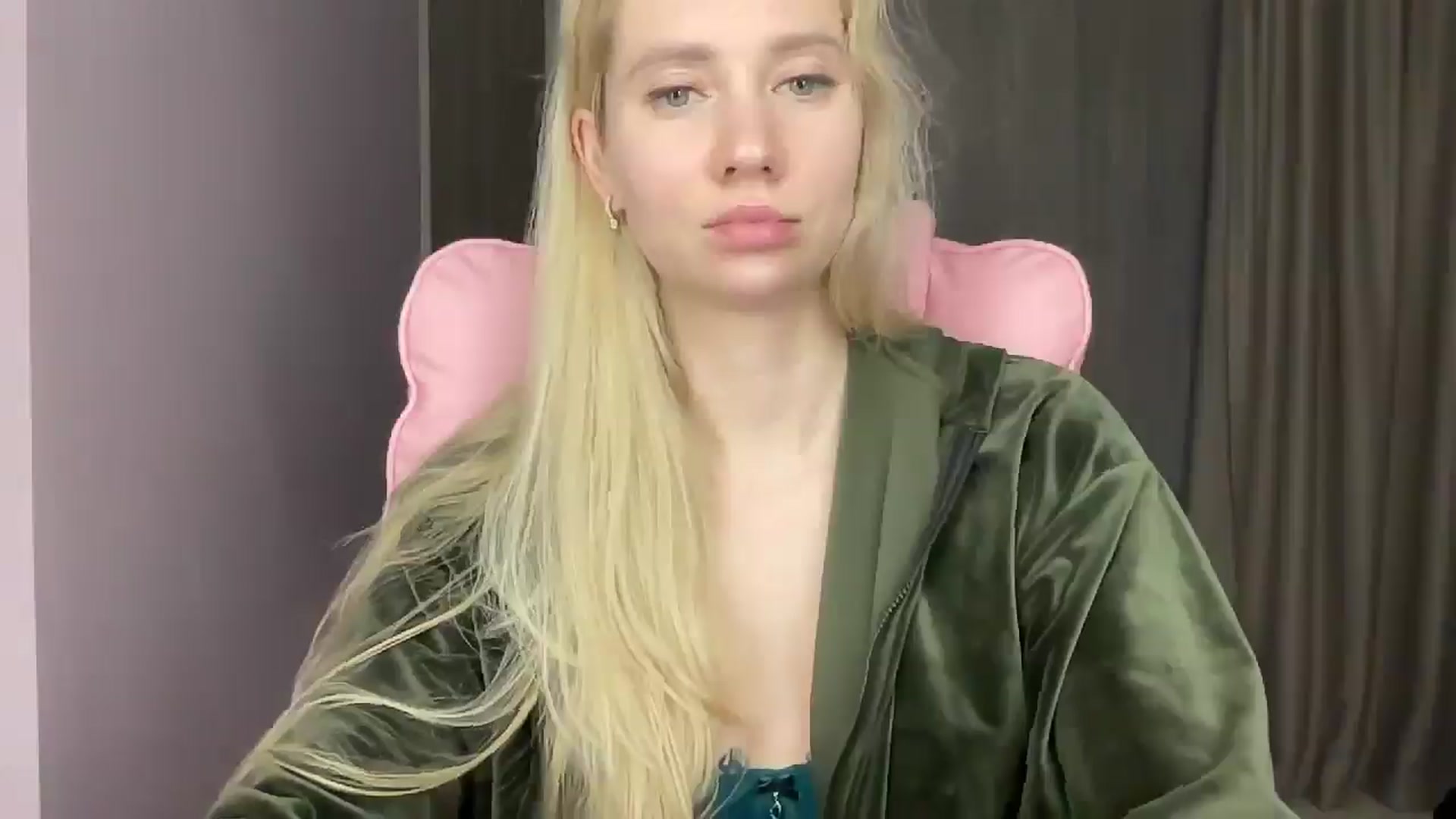 Gallery image thumbnail from Miss_Sylvia's myfreecams stream on, 05/18/2025, 17:49 image 12 of 20