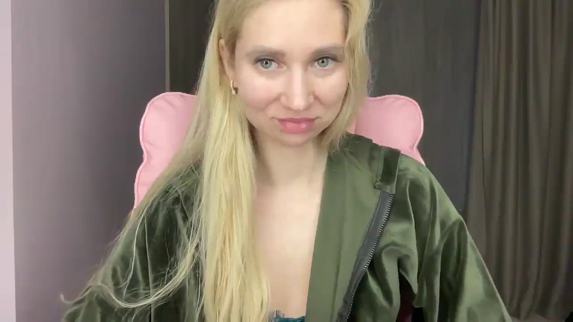 Gallery image thumbnail from Miss_Sylvia's myfreecams stream on, 05/18/2025, 17:49 image 4 of 20
