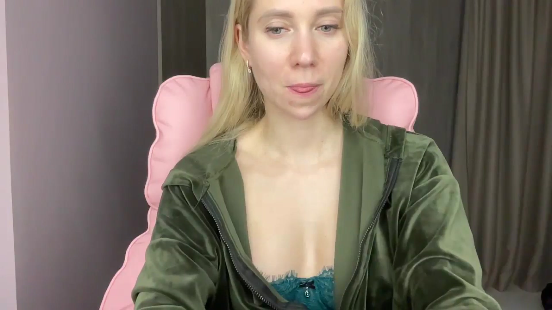 Gallery image thumbnail from Miss_Sylvia's myfreecams stream on, 05/18/2025, 17:49 image 19 of 20