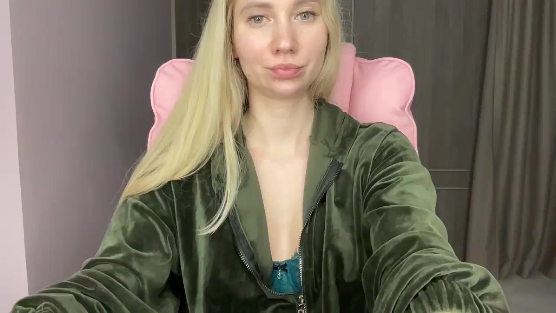 Gallery image thumbnail from Miss_Sylvia's myfreecams stream on, 05/18/2025, 18:44 image 2 of 20