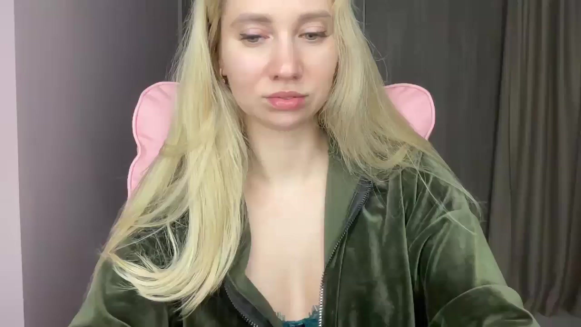 Gallery image thumbnail from Miss_Sylvia's myfreecams stream on, 05/18/2025, 18:44 image 13 of 20