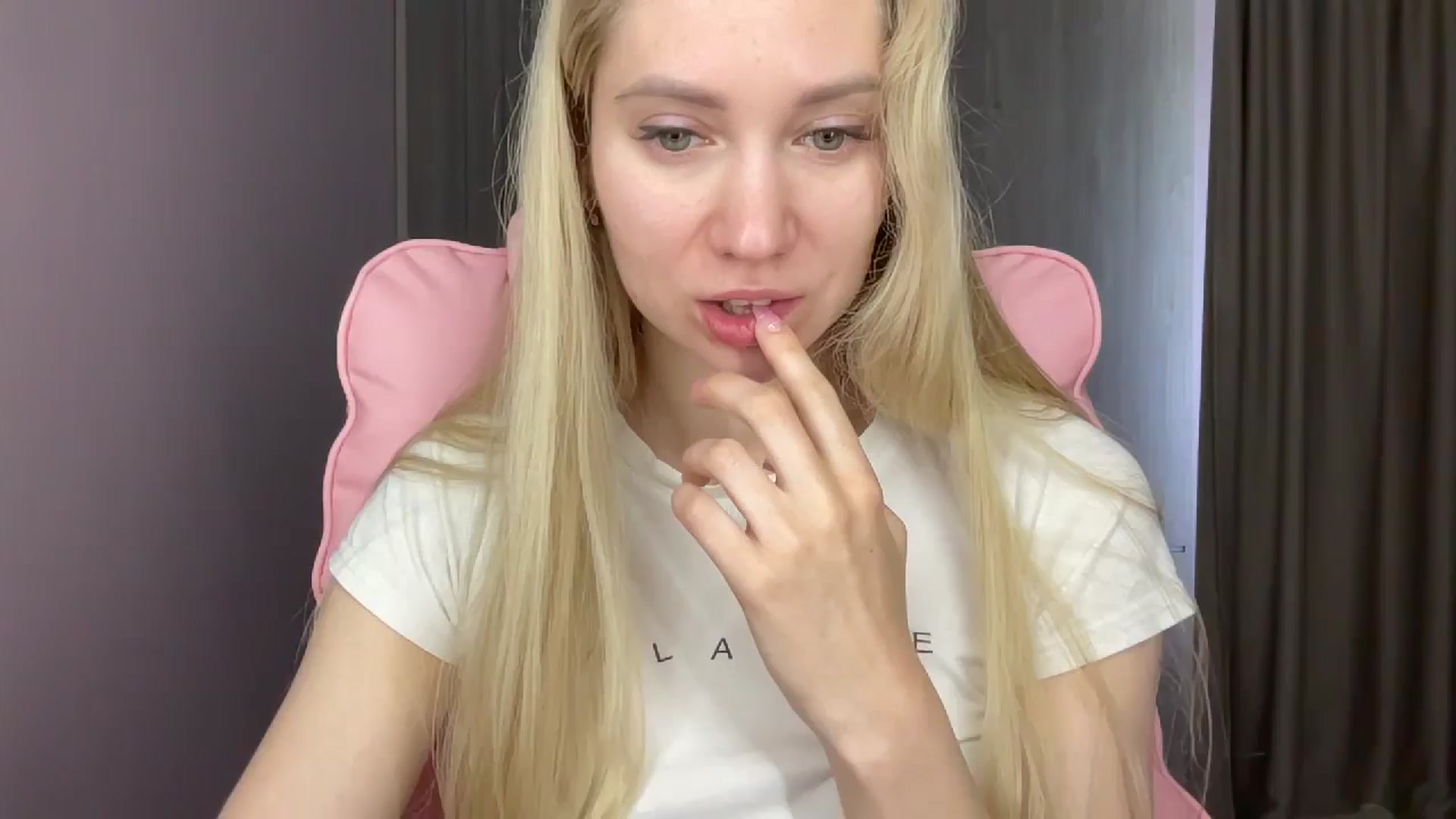 Gallery image thumbnail from Miss_Sylvia's myfreecams stream on, 05/19/2025, 09:51 image 5 of 20