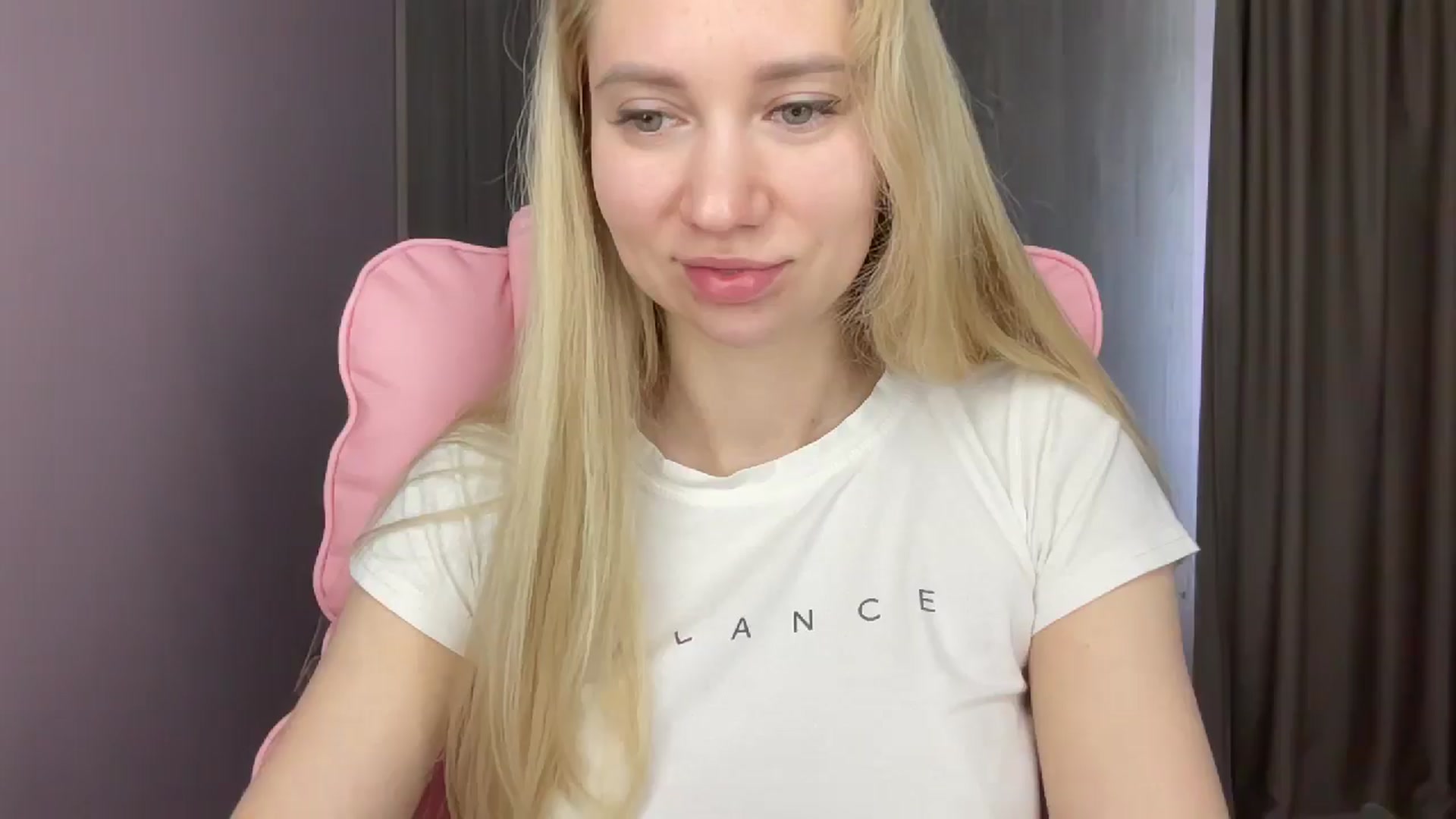 Gallery image thumbnail from Miss_Sylvia's myfreecams stream on, 05/19/2025, 09:51 image 4 of 20
