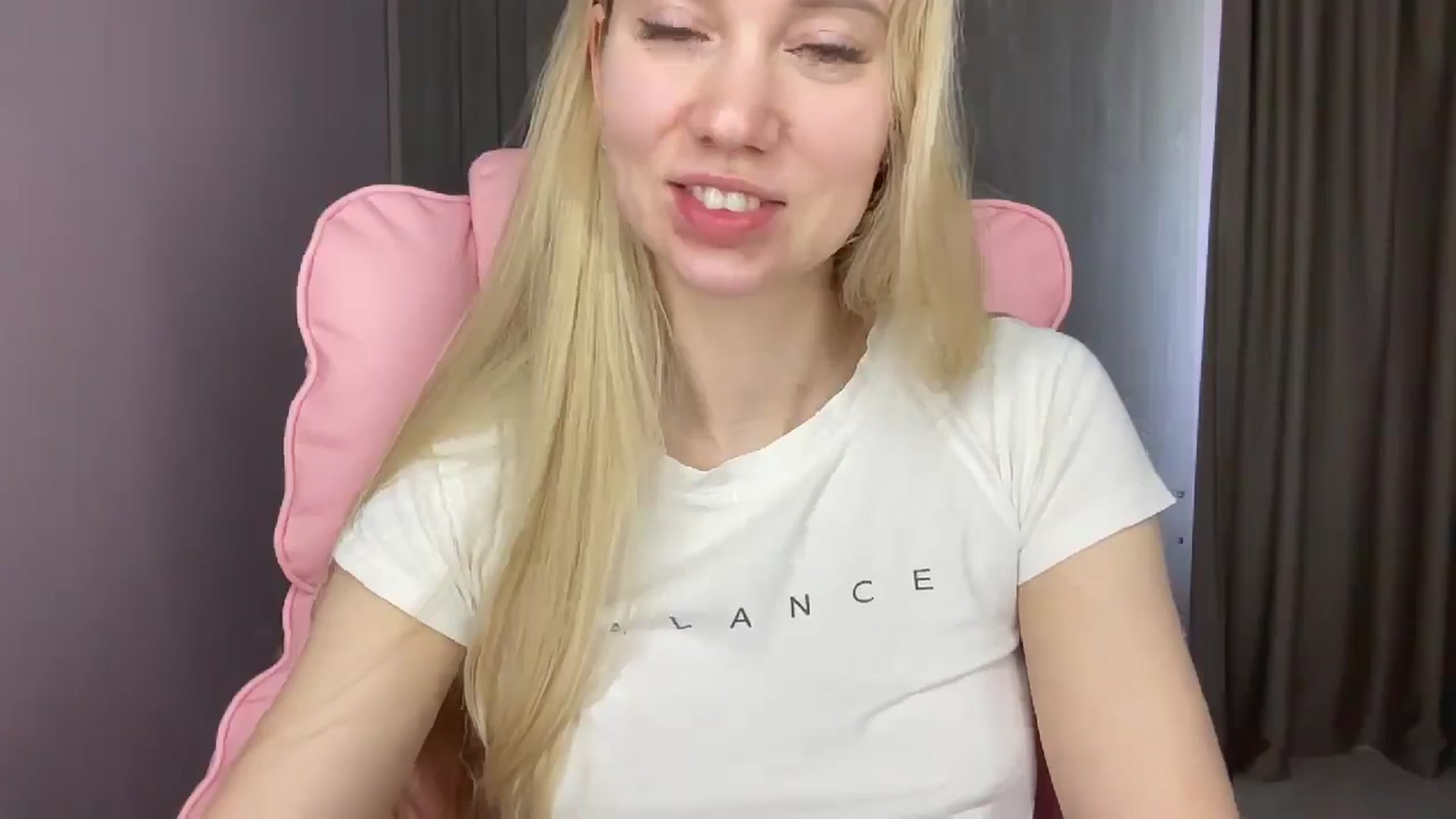 Gallery image thumbnail from Miss_Sylvia's myfreecams stream on, 05/19/2025, 09:51 image 18 of 20