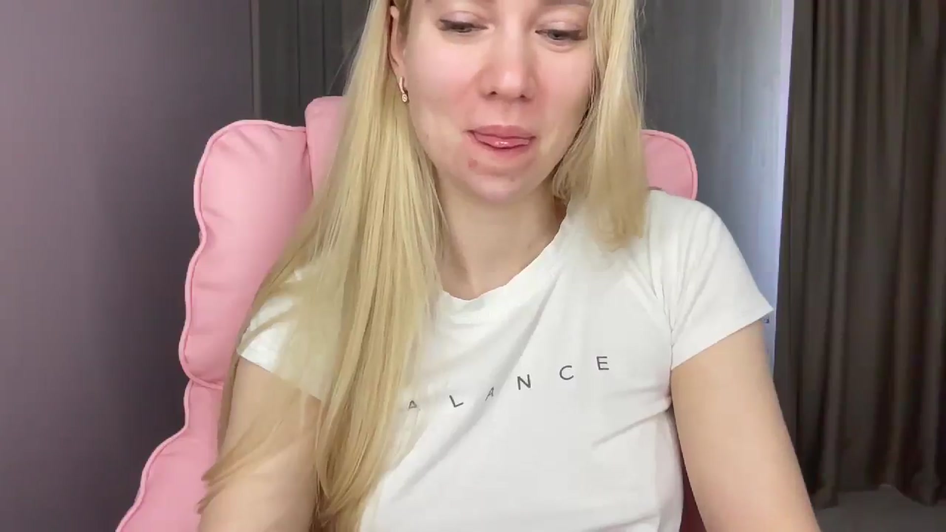 Gallery image thumbnail from Miss_Sylvia's myfreecams stream on, 05/19/2025, 09:51 image 19 of 20