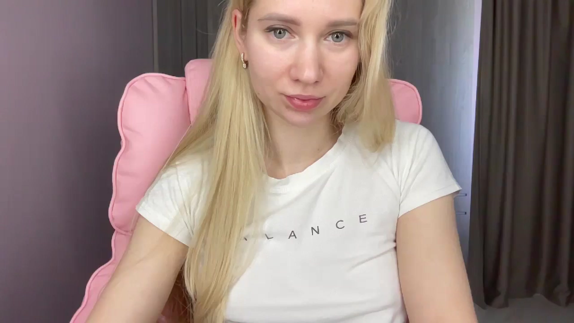 Gallery image thumbnail from Miss_Sylvia's myfreecams stream on, 05/19/2025, 09:51 image 17 of 20