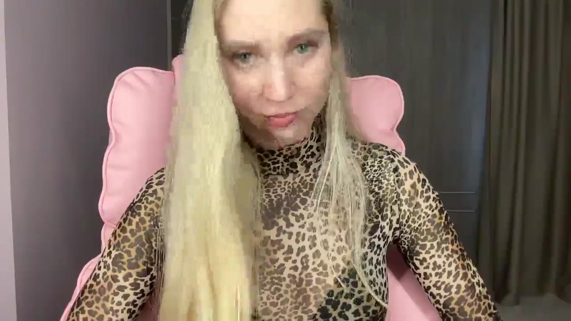 Gallery image thumbnail from Miss_Sylvia's myfreecams stream on, 05/19/2025, 16:58 image 18 of 20