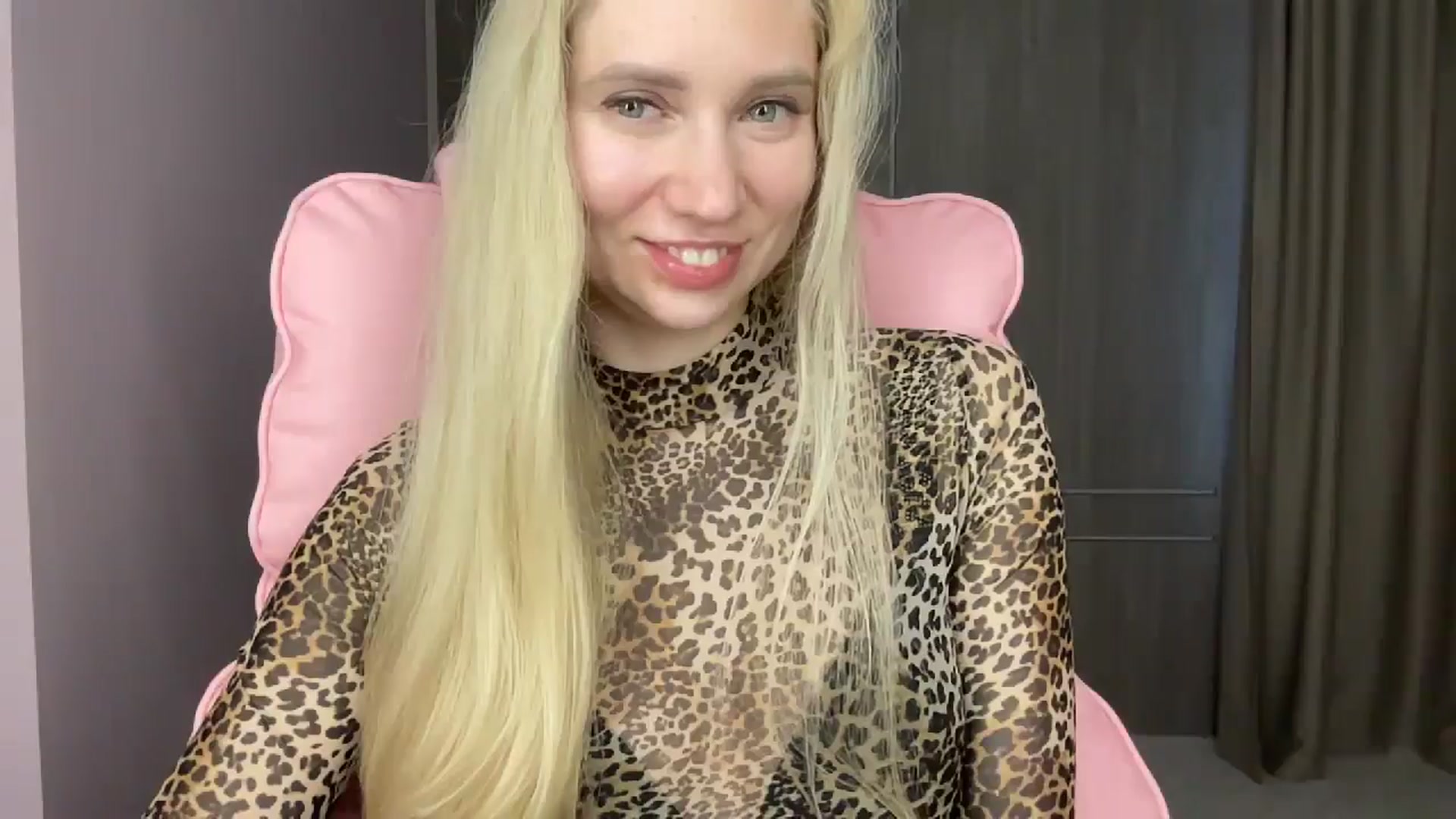 Gallery image thumbnail from Miss_Sylvia's myfreecams stream on, 05/19/2025, 16:58 image 13 of 20