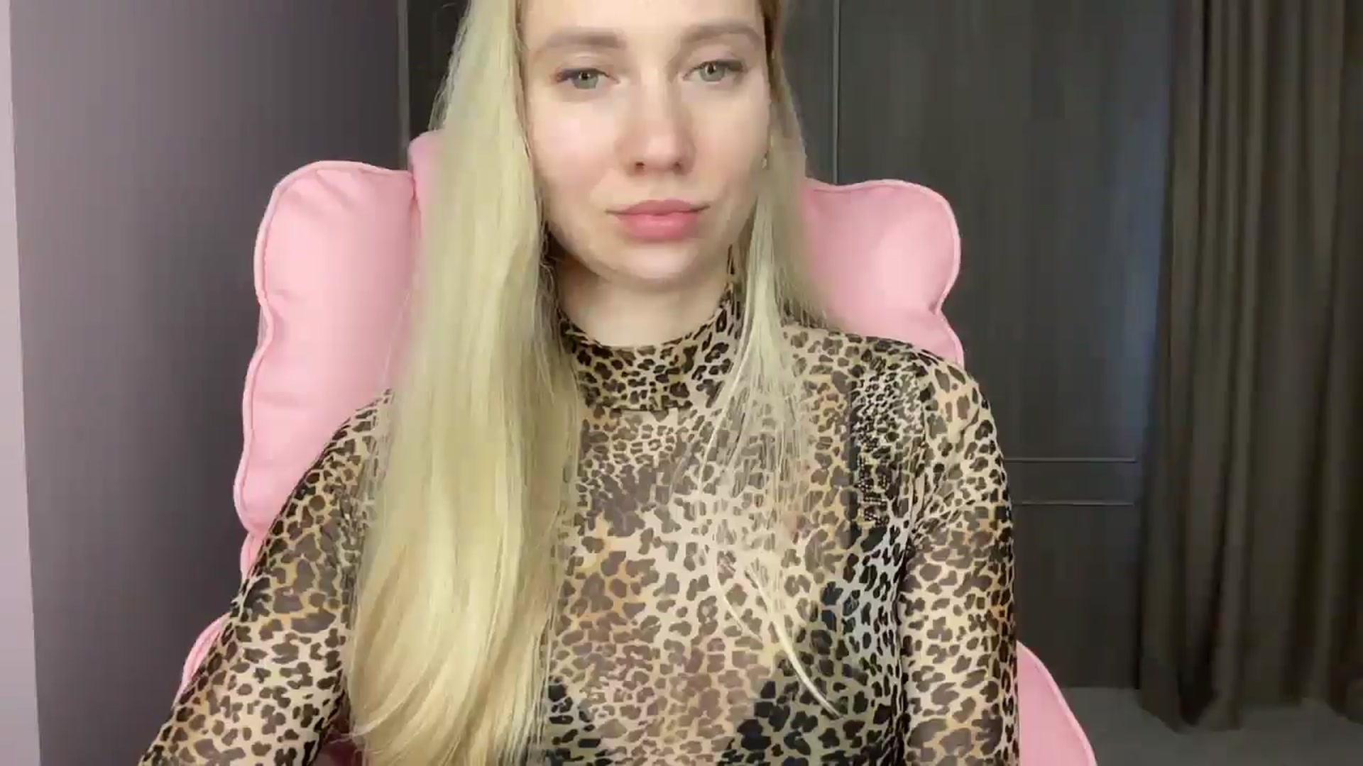 Gallery image thumbnail from Miss_Sylvia's myfreecams stream on, 05/19/2025, 16:58 image 16 of 20