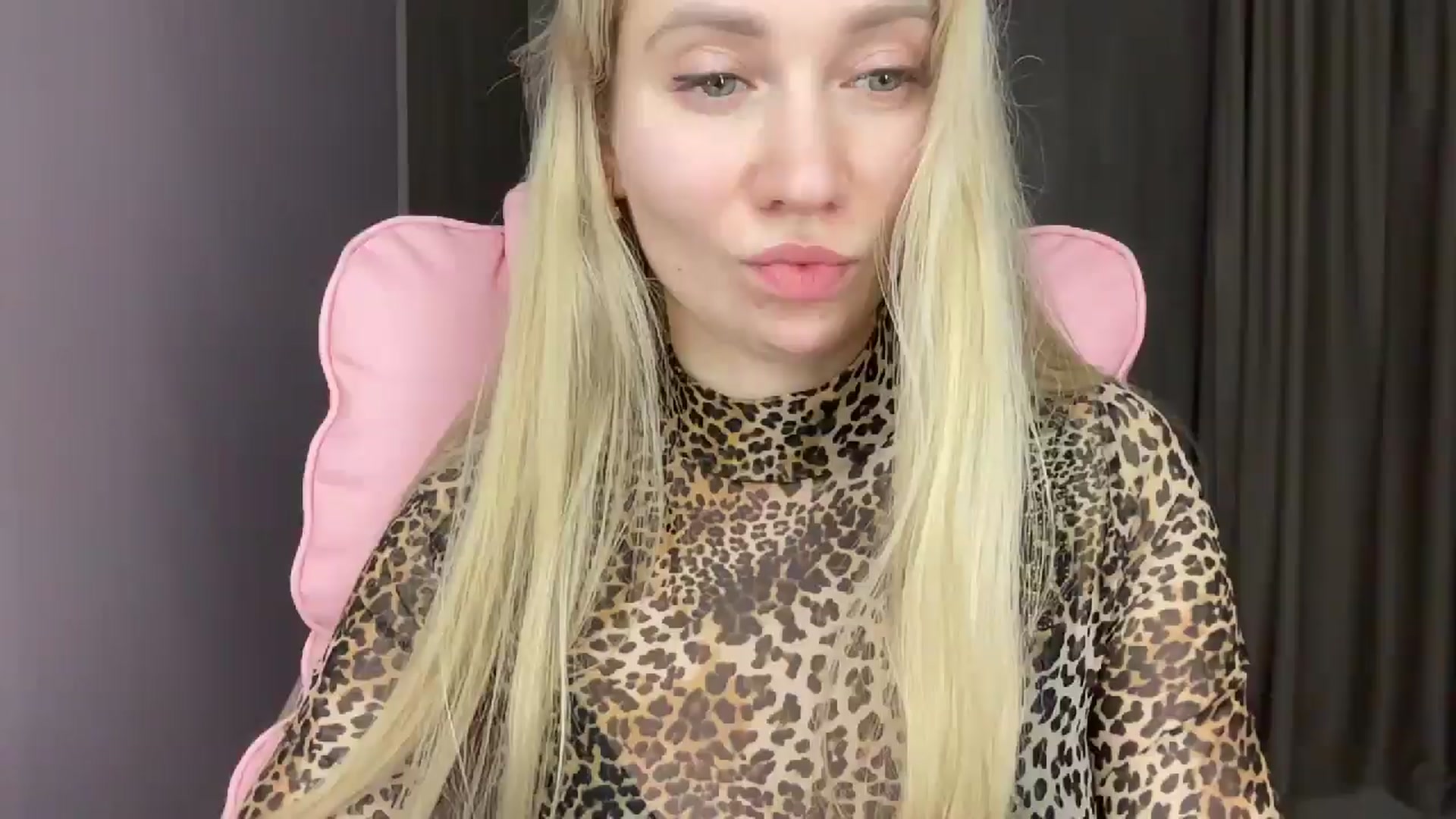 Gallery image thumbnail from Miss_Sylvia's myfreecams stream on, 05/19/2025, 21:43 image 7 of 20