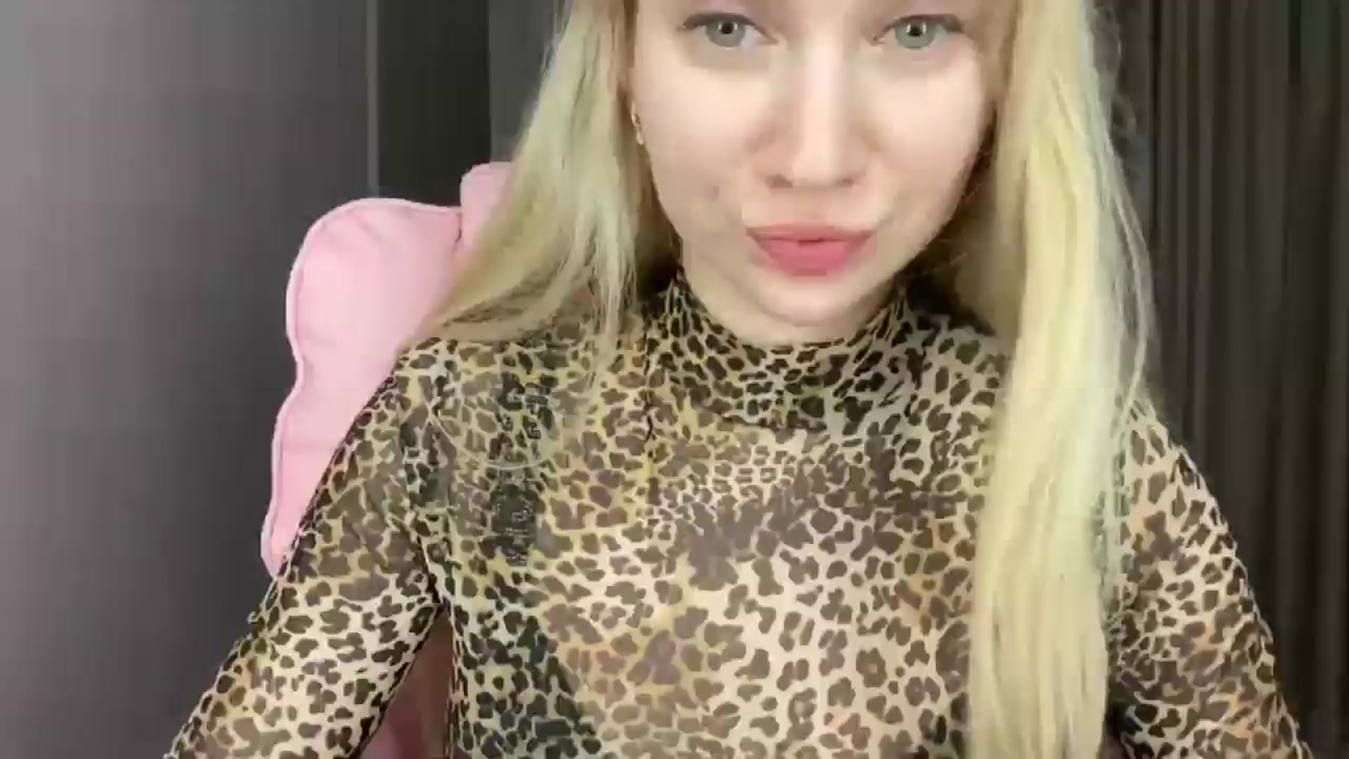 Gallery image thumbnail from Miss_Sylvia's myfreecams stream on, 05/19/2025, 21:43 image 1 of 20