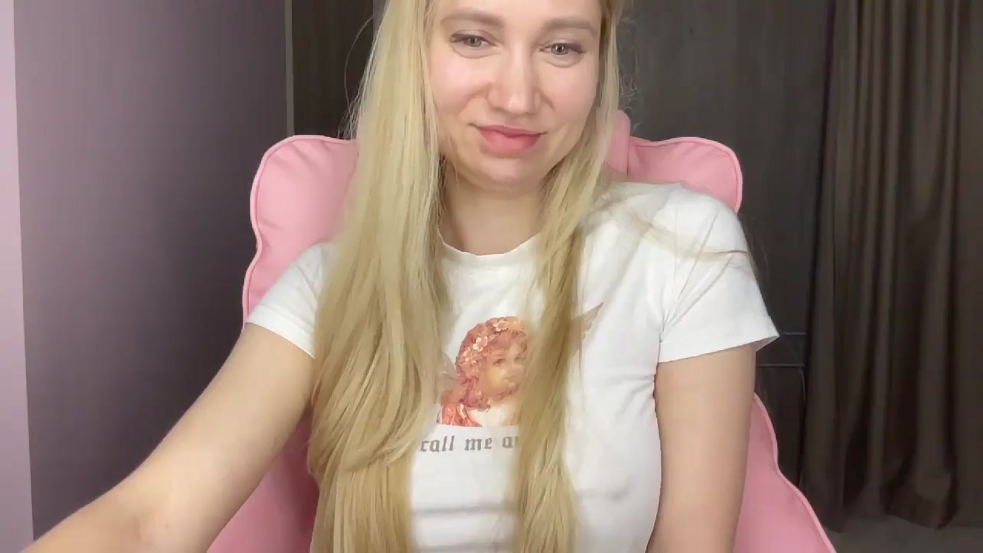 Gallery image thumbnail from Miss_Sylvia's myfreecams stream on, 05/20/2025, 17:50 image 19 of 20