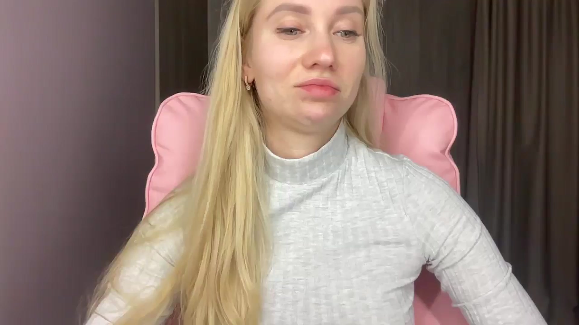 Gallery image thumbnail from Miss_Sylvia's myfreecams stream on, 05/21/2025, 20:55 image 5 of 20