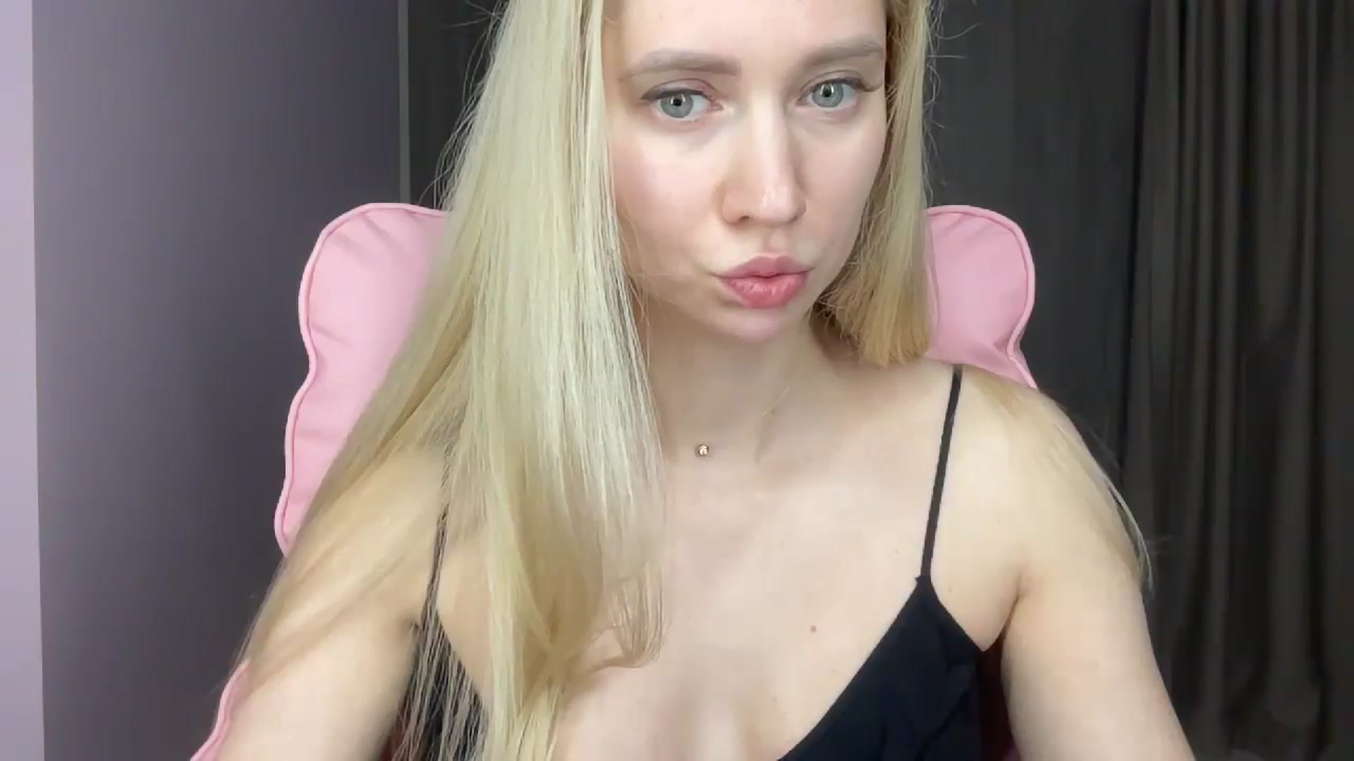 Gallery image thumbnail from Miss_Sylvia's myfreecams stream on, 05/24/2025, 17:51 image 20 of 20