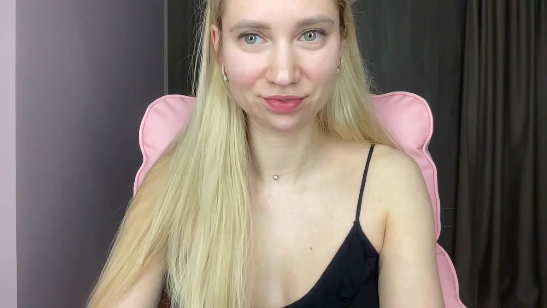 Gallery image thumbnail from Miss_Sylvia's myfreecams stream on, 05/24/2025, 19:33 image 19 of 20