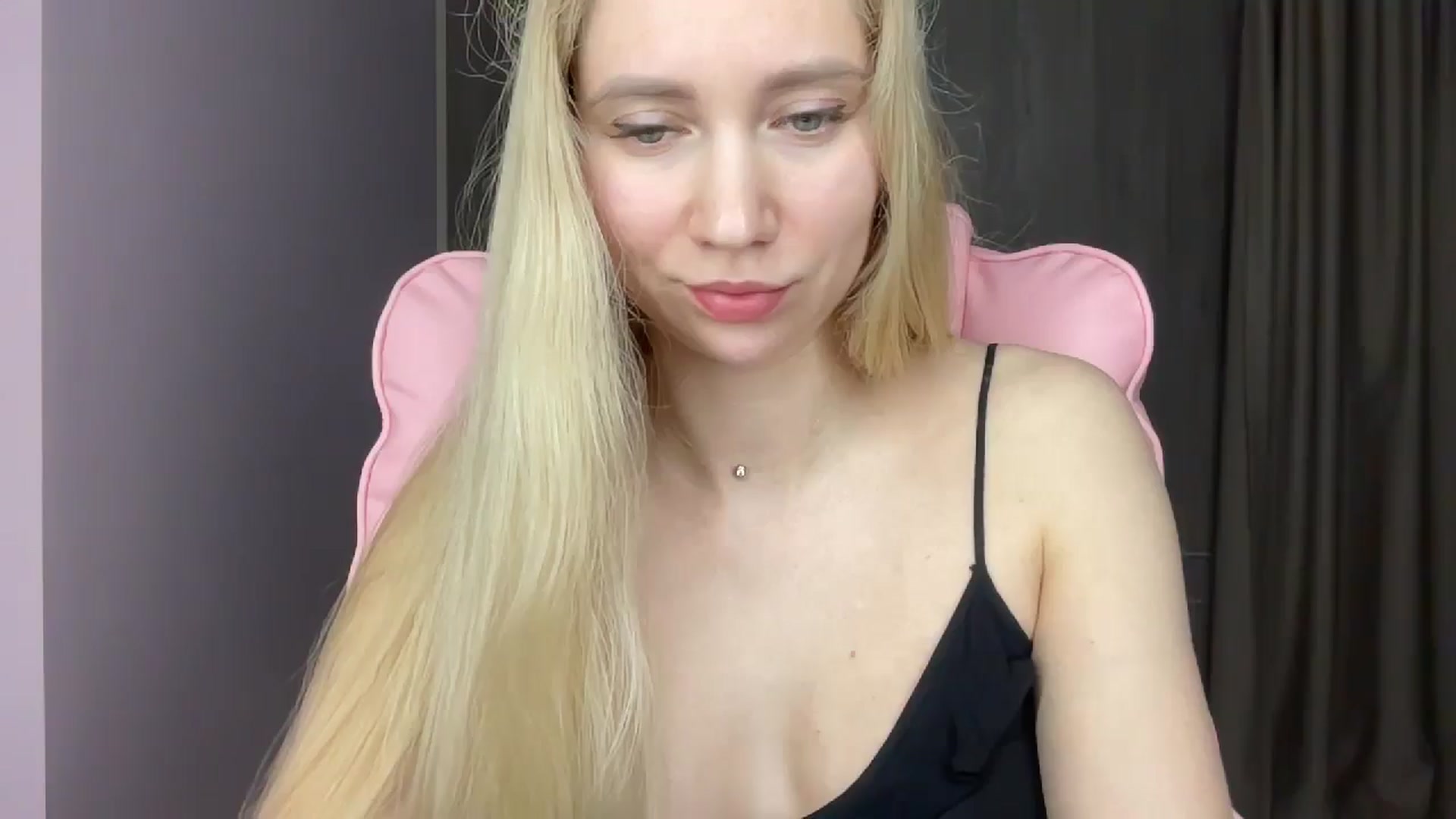 Gallery image thumbnail from Miss_Sylvia's myfreecams stream on, 05/24/2025, 19:33 image 20 of 20