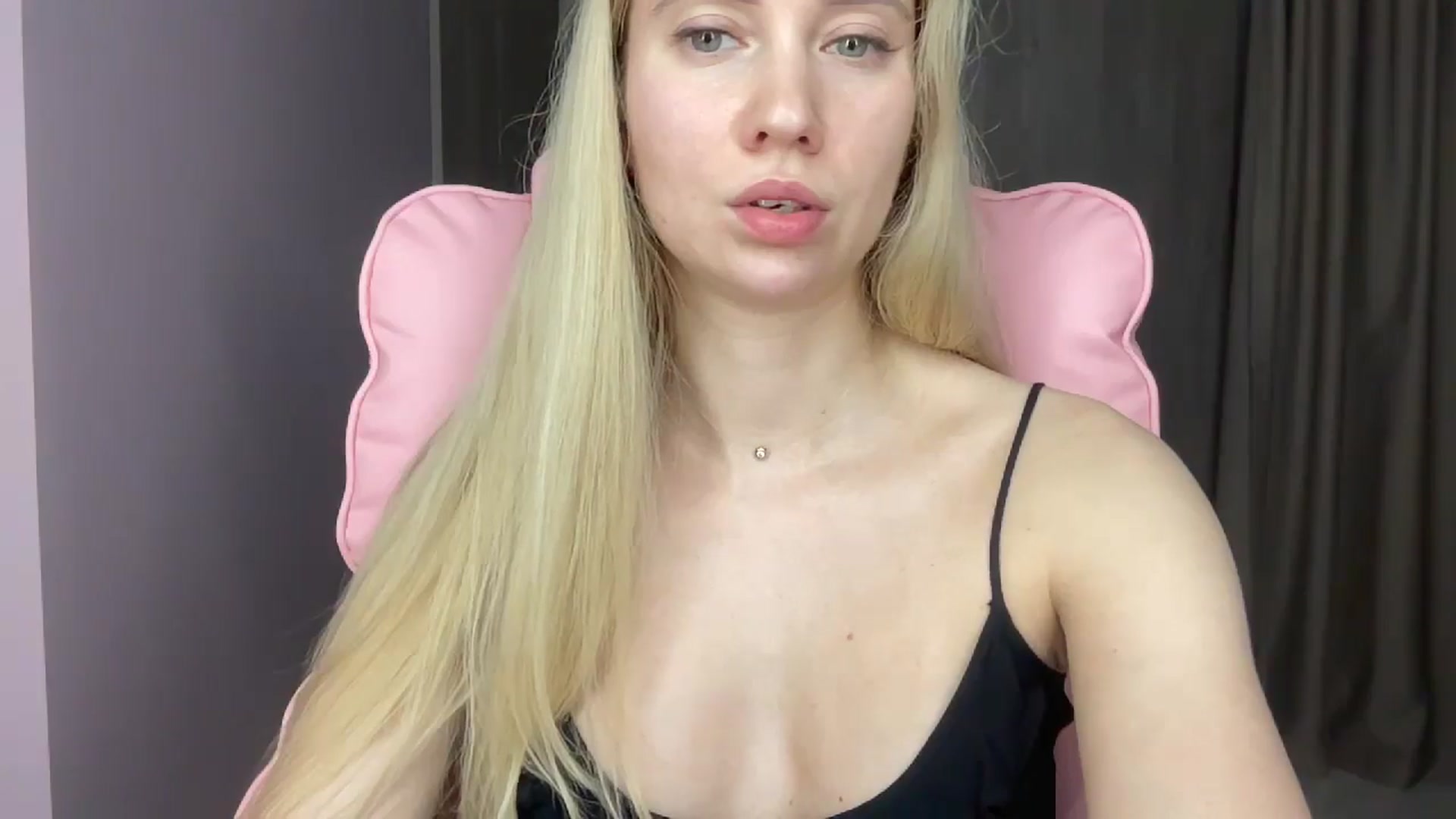 Gallery image thumbnail from Miss_Sylvia's myfreecams stream on, 05/24/2025, 19:33 image 4 of 20