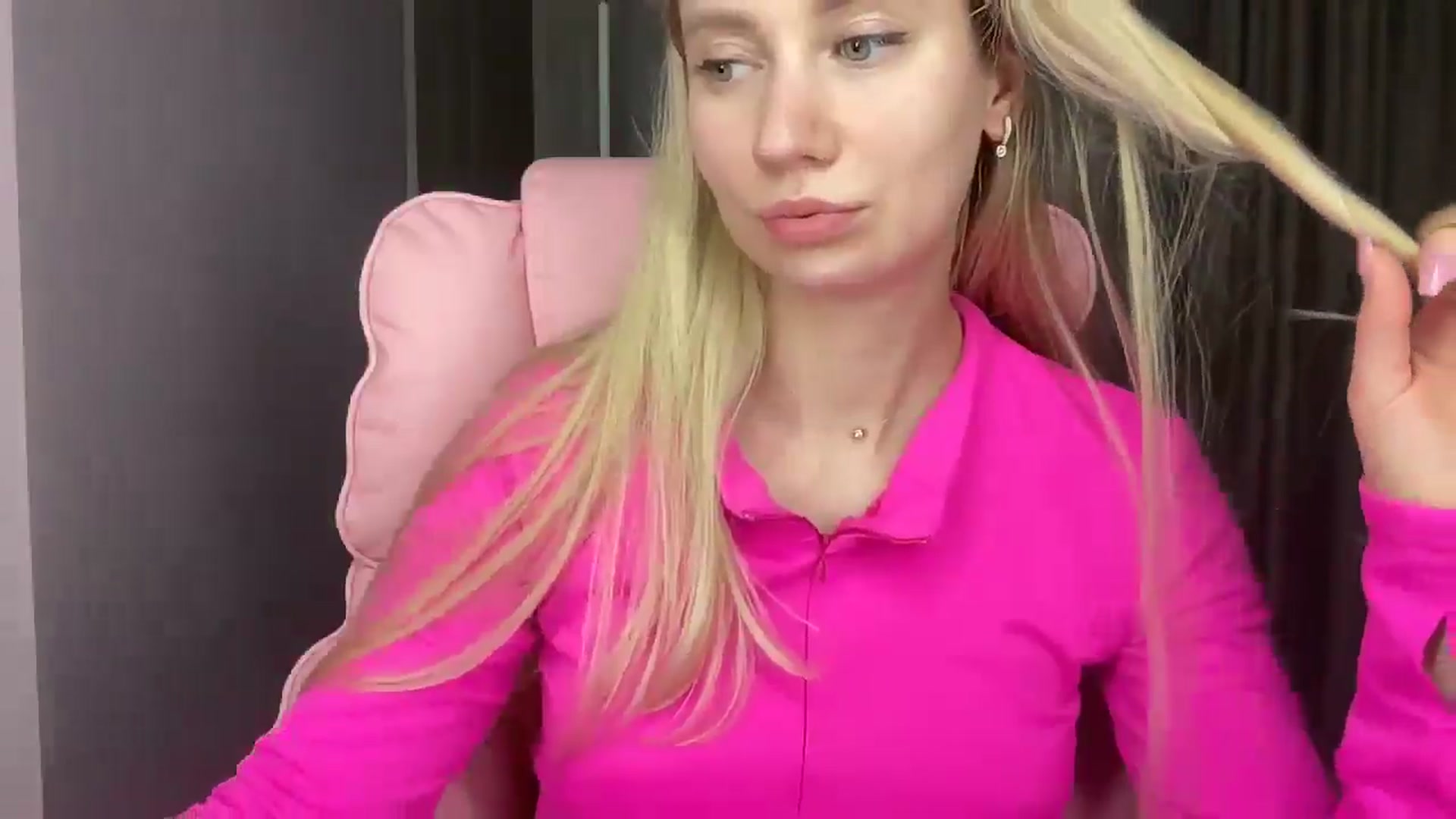Gallery image thumbnail from Miss_Sylvia's myfreecams stream on, 05/25/2025, 18:58 image 6 of 20