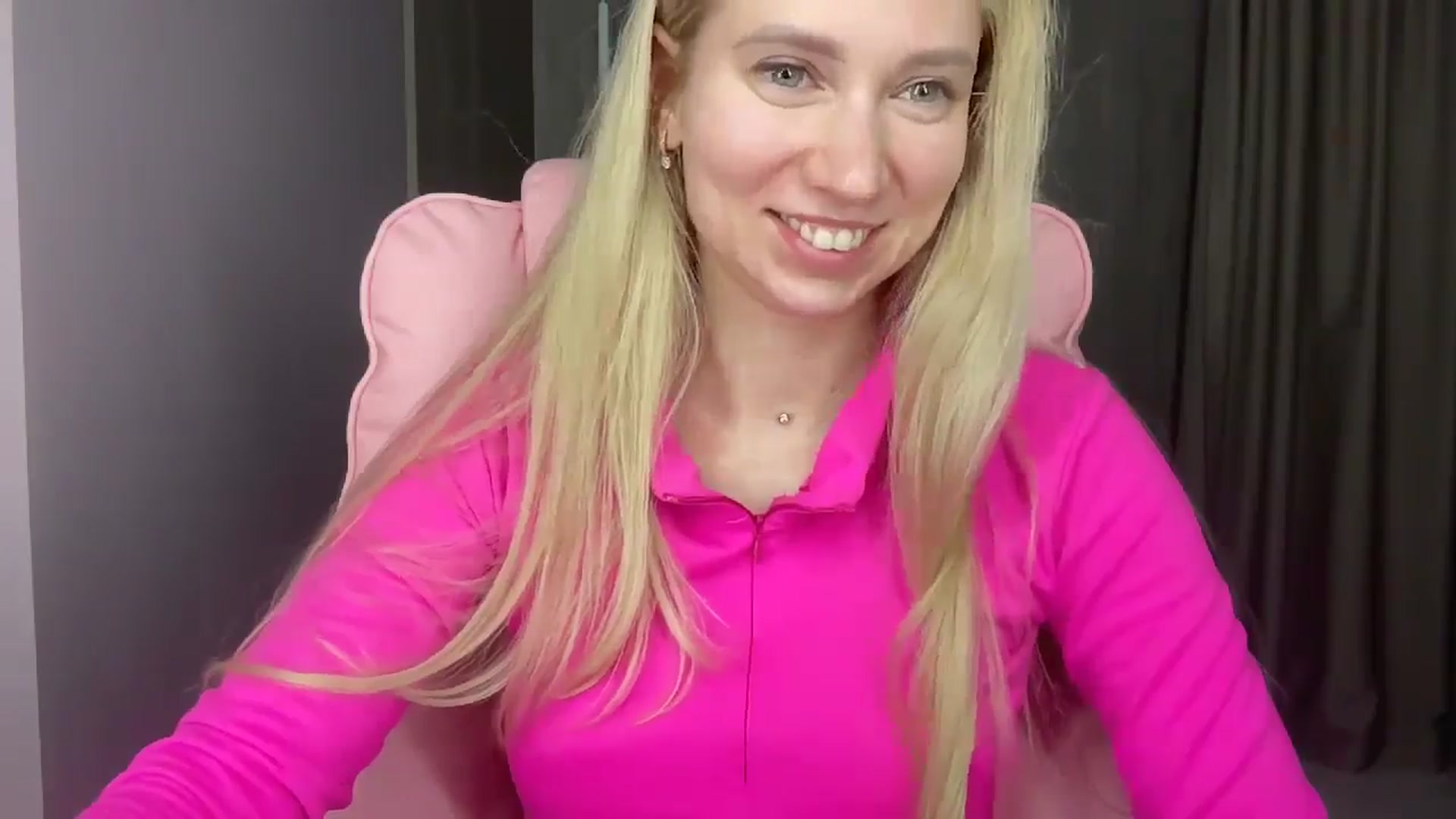 Gallery image thumbnail from Miss_Sylvia's myfreecams stream on, 05/25/2025, 18:58 image 7 of 20