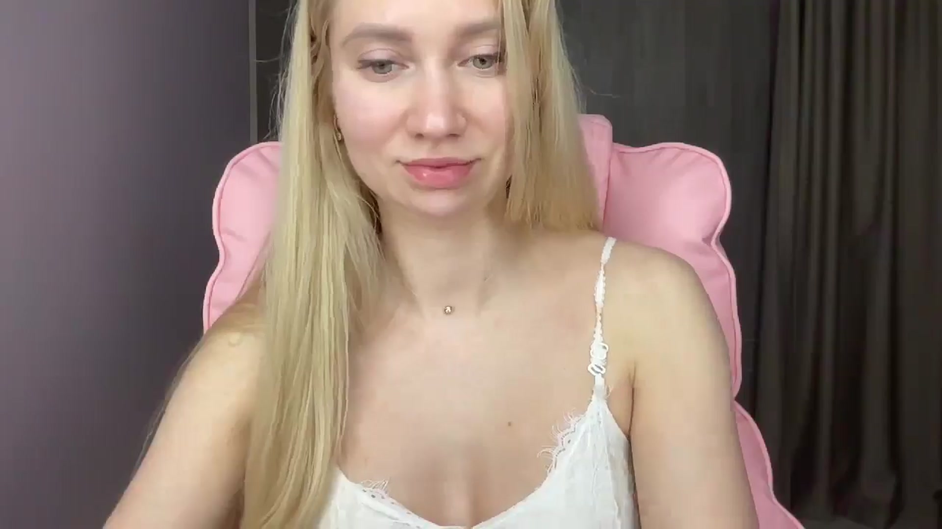 Gallery image thumbnail from Miss_Sylvia's myfreecams stream on, 05/26/2025, 17:56 image 14 of 20