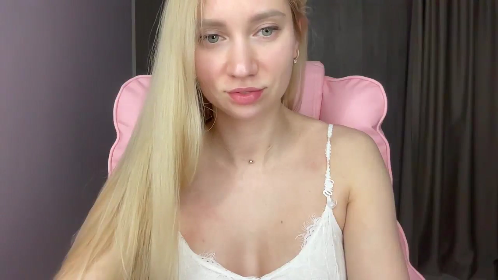 Gallery image thumbnail from Miss_Sylvia's myfreecams stream on, 05/26/2025, 17:56 image 2 of 20