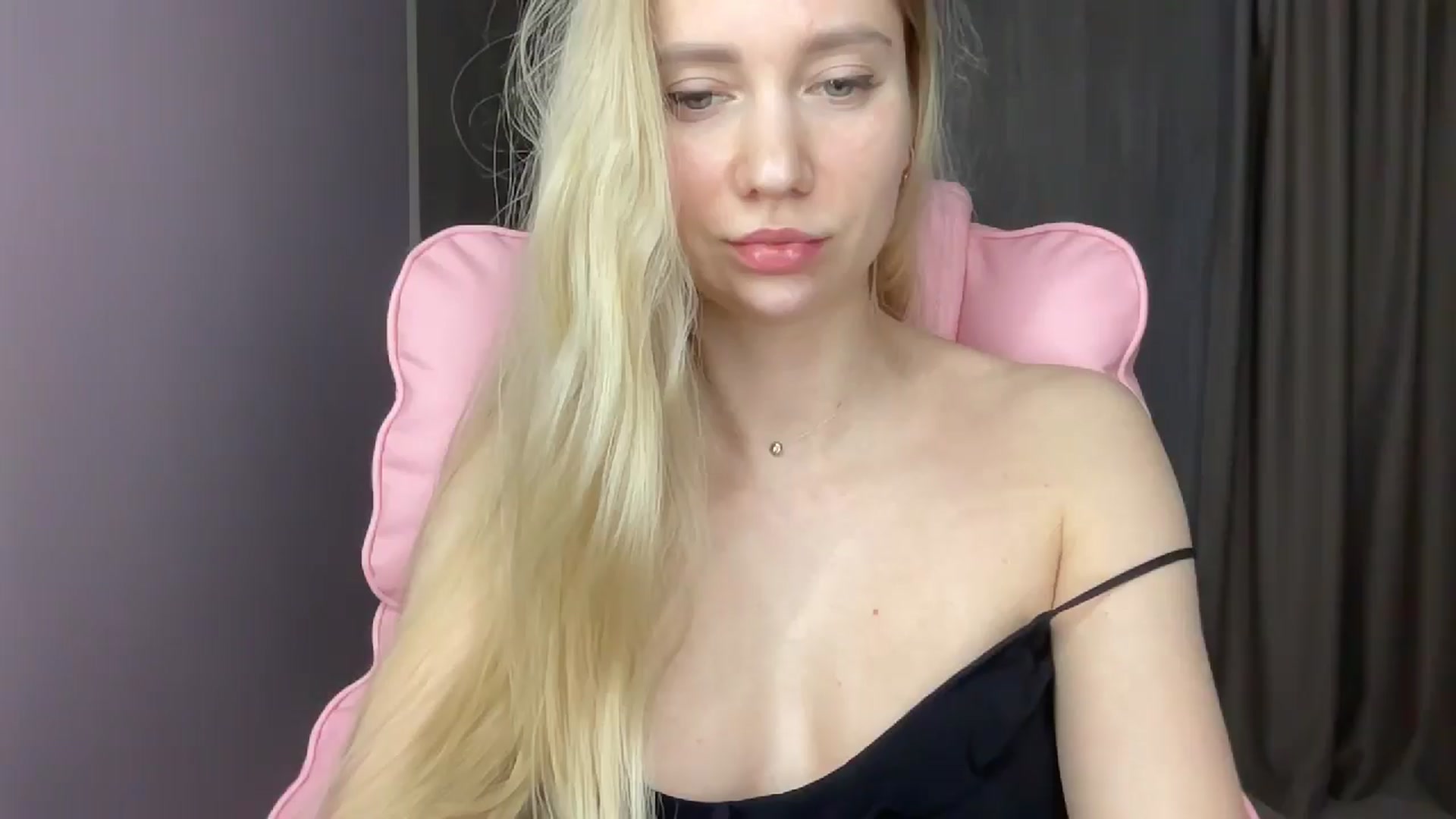 Gallery image thumbnail from Miss_Sylvia's myfreecams stream on, 05/27/2025, 16:56 image 4 of 20