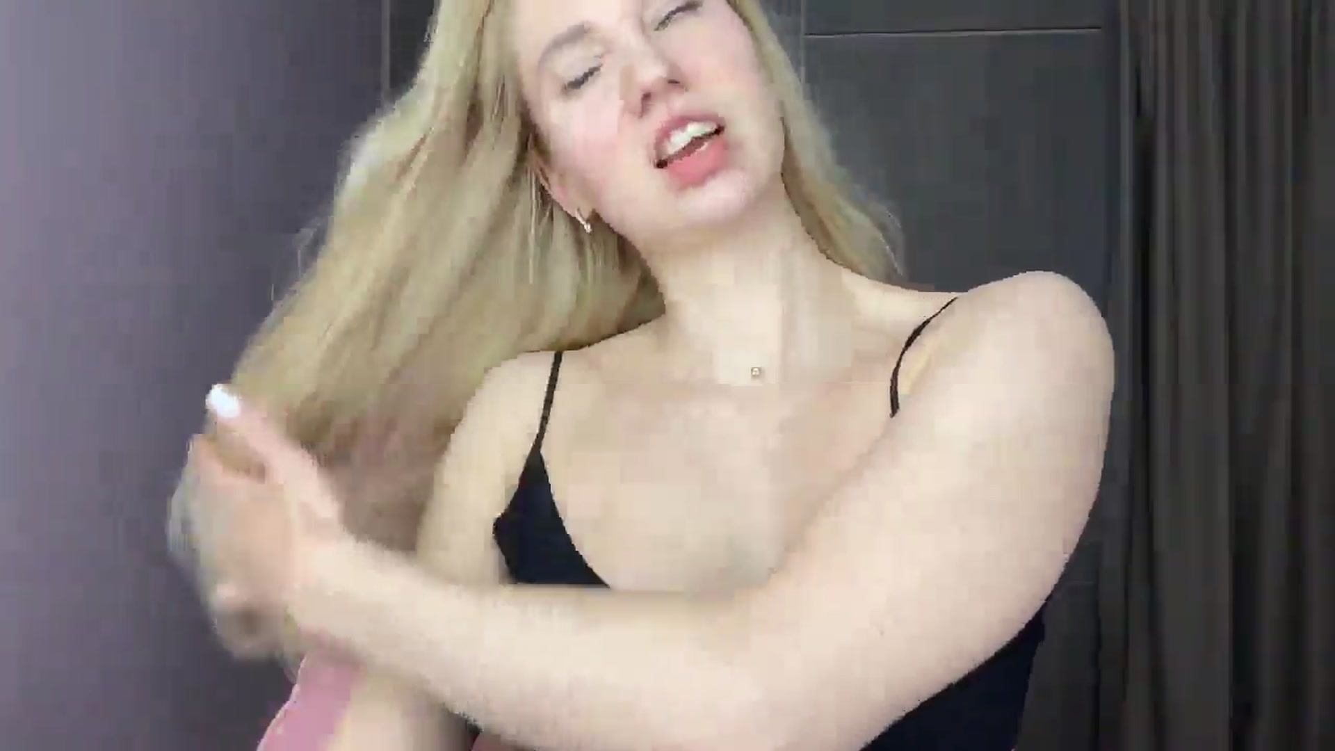 Gallery image thumbnail from Miss_Sylvia's myfreecams stream on, 05/27/2025, 16:56 image 9 of 20