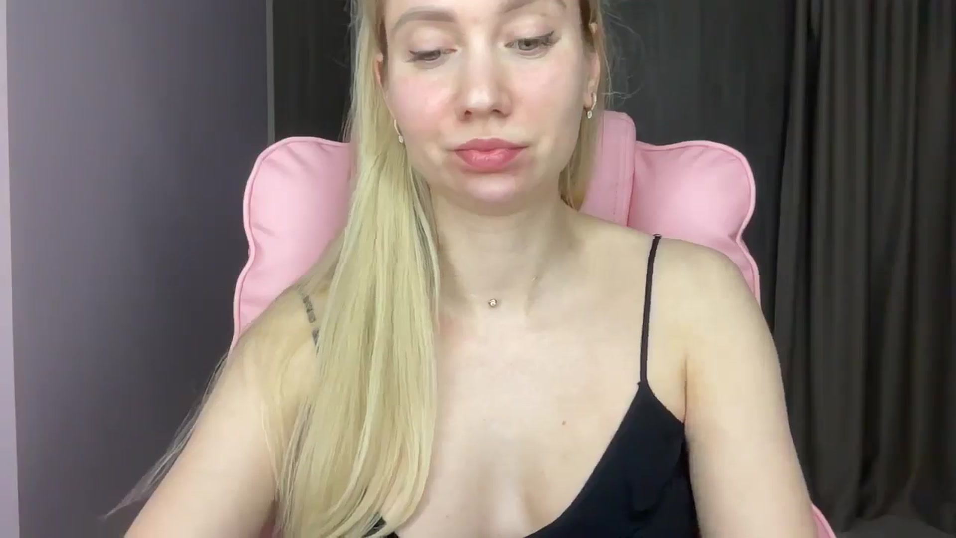 Gallery image thumbnail from Miss_Sylvia's myfreecams stream on, 05/27/2025, 18:55 image 16 of 20