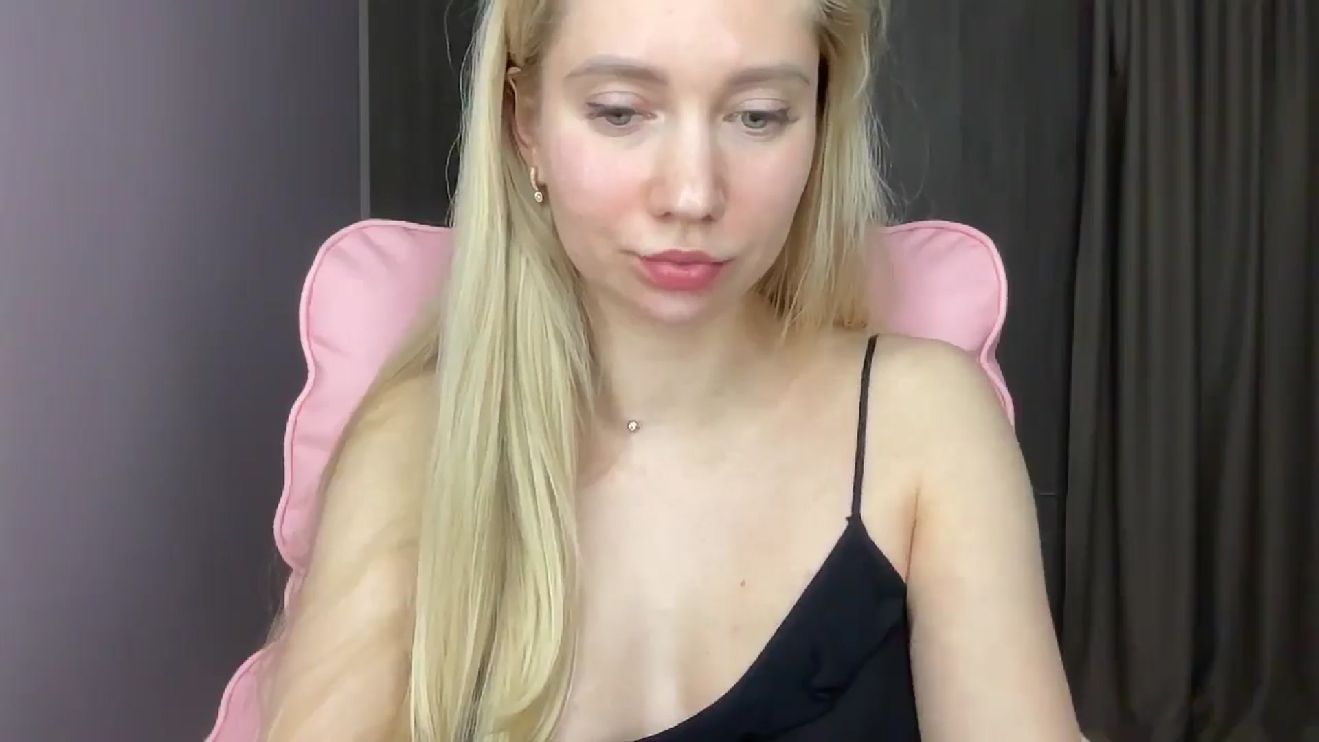Gallery image thumbnail from Miss_Sylvia's myfreecams stream on, 05/27/2025, 20:16 image 11 of 20