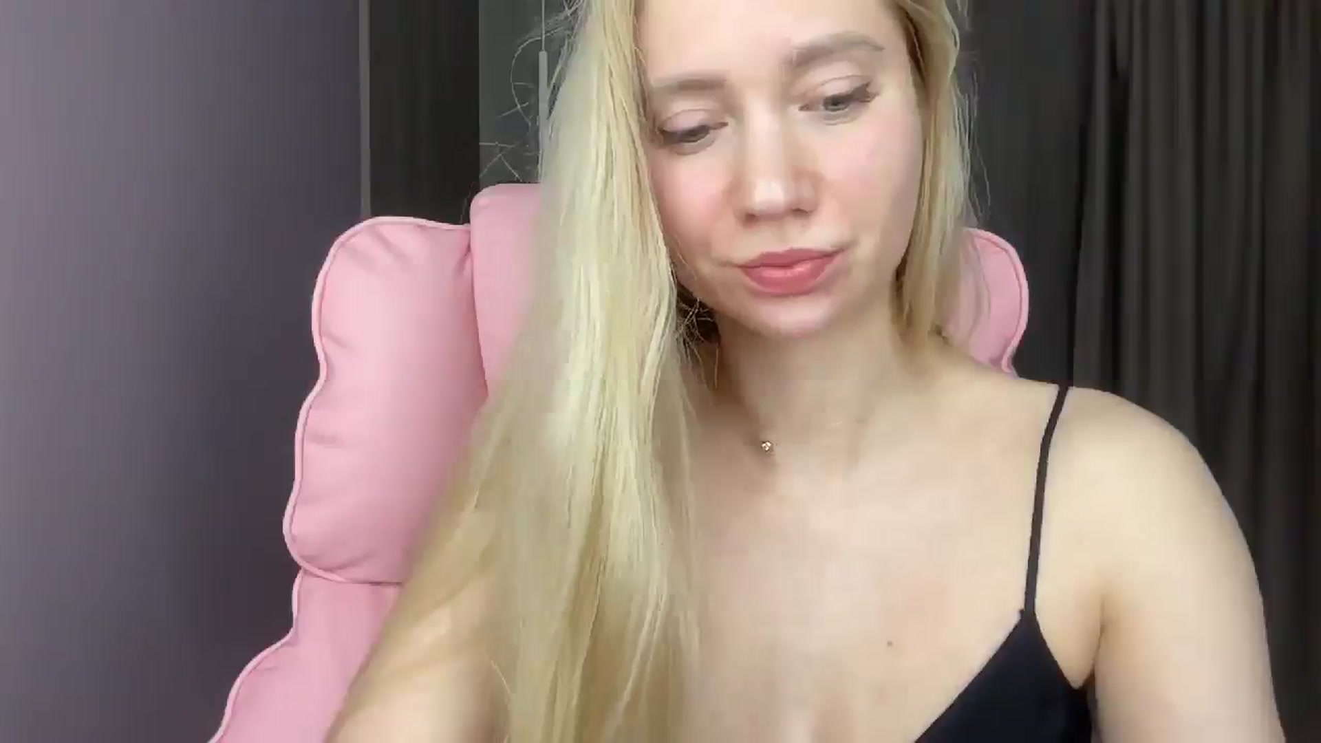 Gallery image thumbnail from Miss_Sylvia's myfreecams stream on, 05/27/2025, 20:16 image 19 of 20