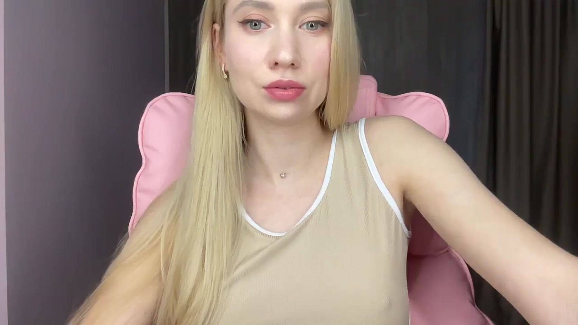 Gallery image thumbnail from Miss_Sylvia's myfreecams stream on, 05/28/2025, 16:14 image 4 of 20