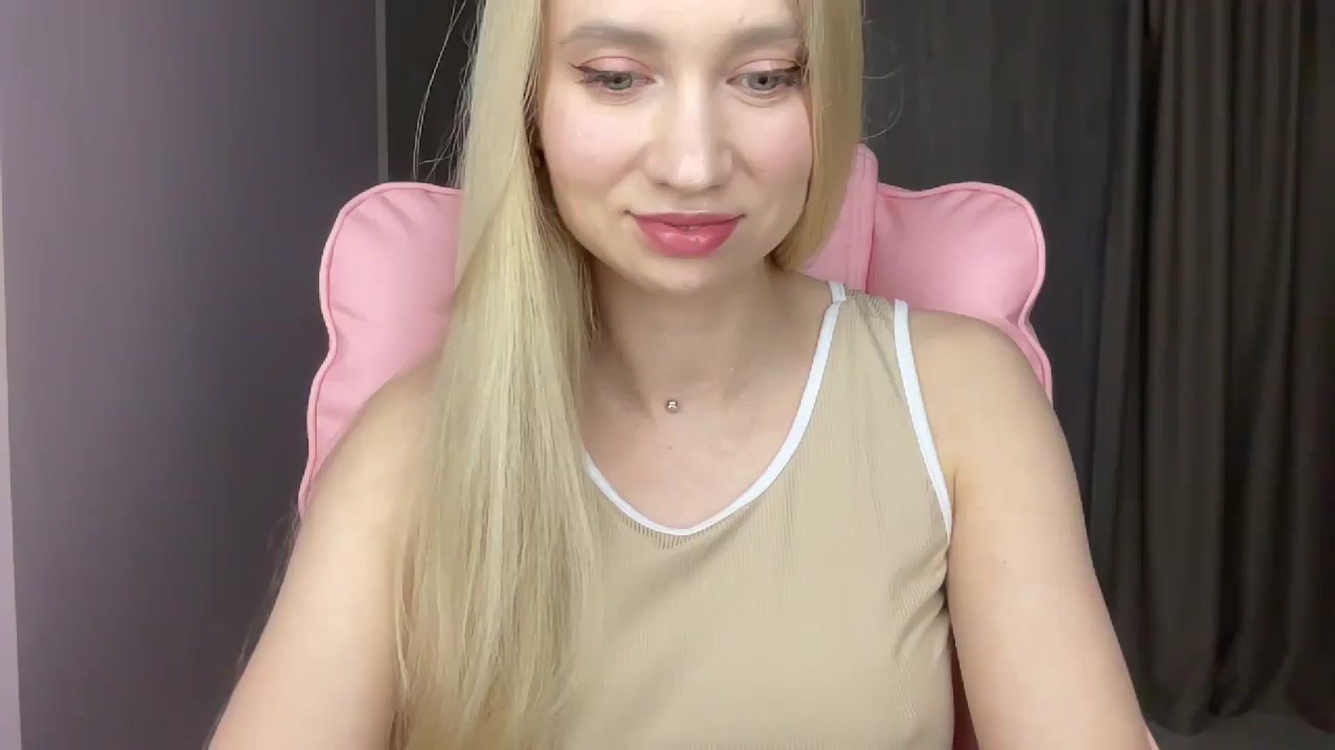 Gallery image thumbnail from Miss_Sylvia's myfreecams stream on, 05/28/2025, 16:14 image 13 of 20
