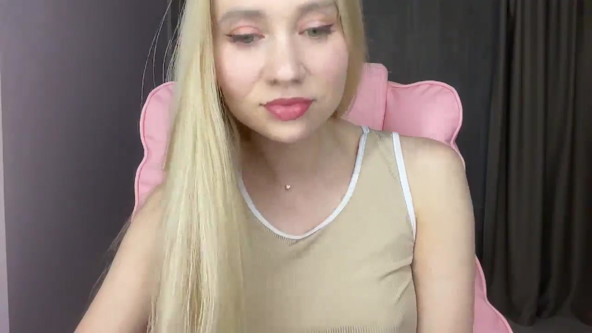 Gallery image thumbnail from Miss_Sylvia's myfreecams stream on, 05/28/2025, 16:14 image 14 of 20