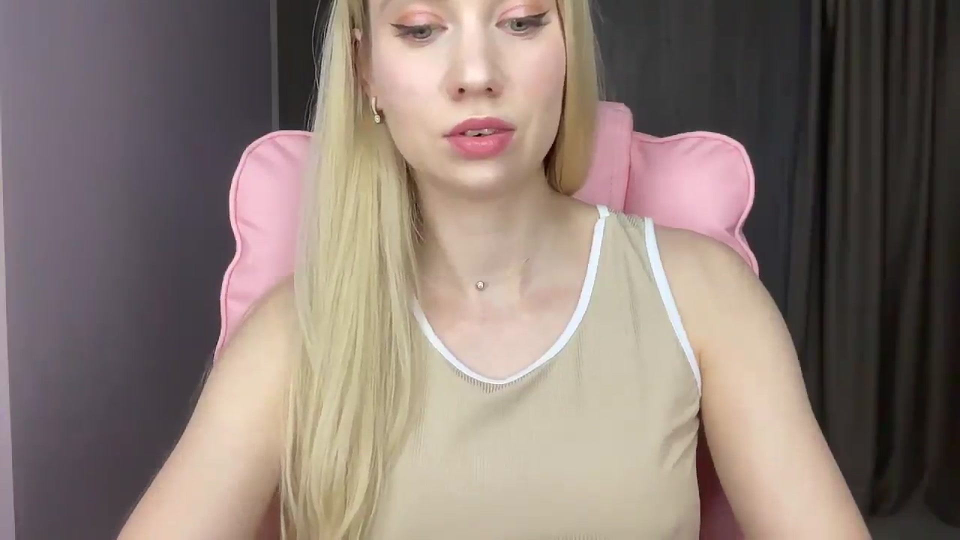 Gallery image thumbnail from Miss_Sylvia's myfreecams stream on, 05/28/2025, 16:14 image 16 of 20
