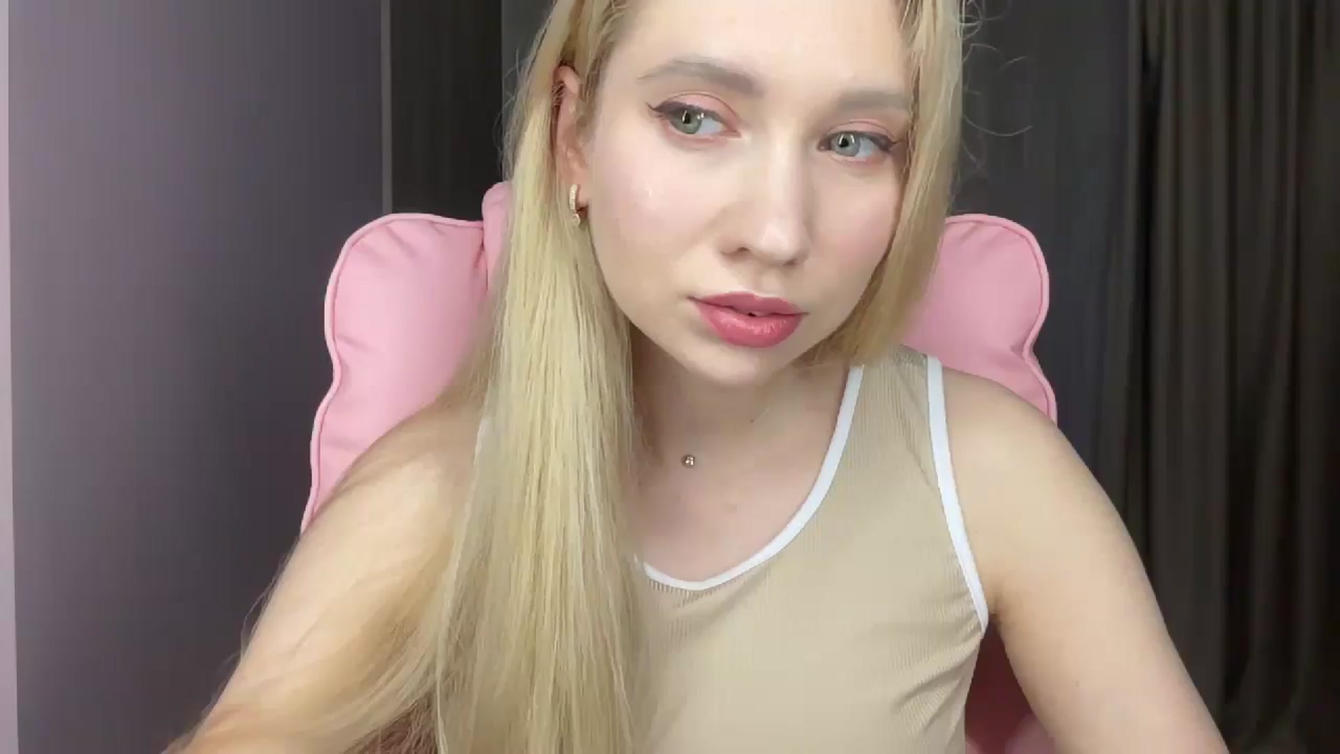 Gallery image thumbnail from Miss_Sylvia's myfreecams stream on, 05/28/2025, 16:14 image 7 of 20