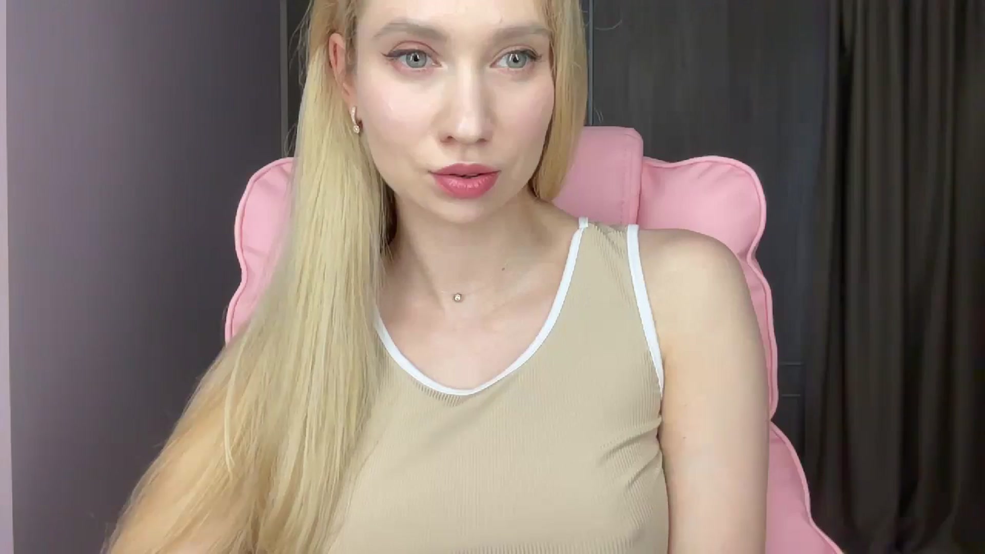 Gallery image thumbnail from Miss_Sylvia's myfreecams stream on, 05/28/2025, 16:14 image 2 of 20