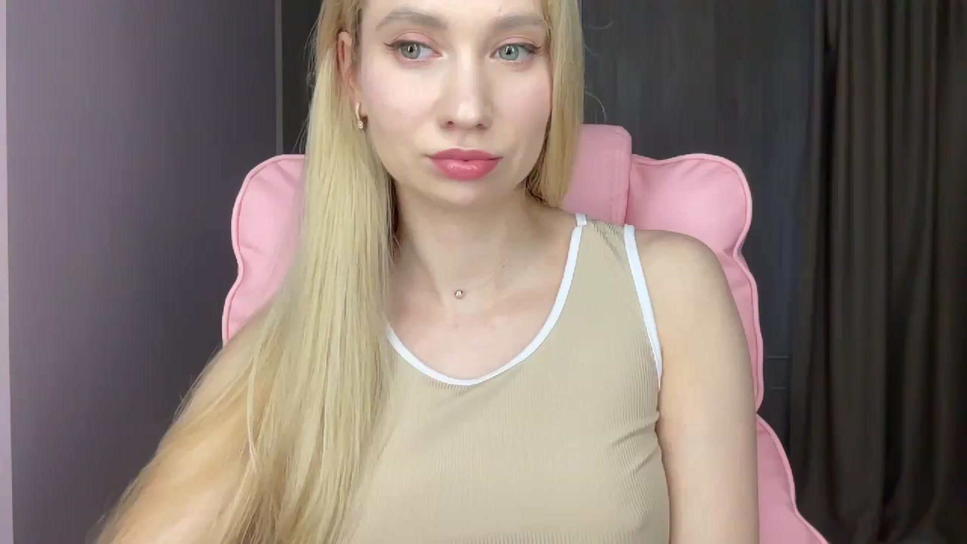 Gallery image thumbnail from Miss_Sylvia's myfreecams stream on, 05/28/2025, 16:14 image 3 of 20