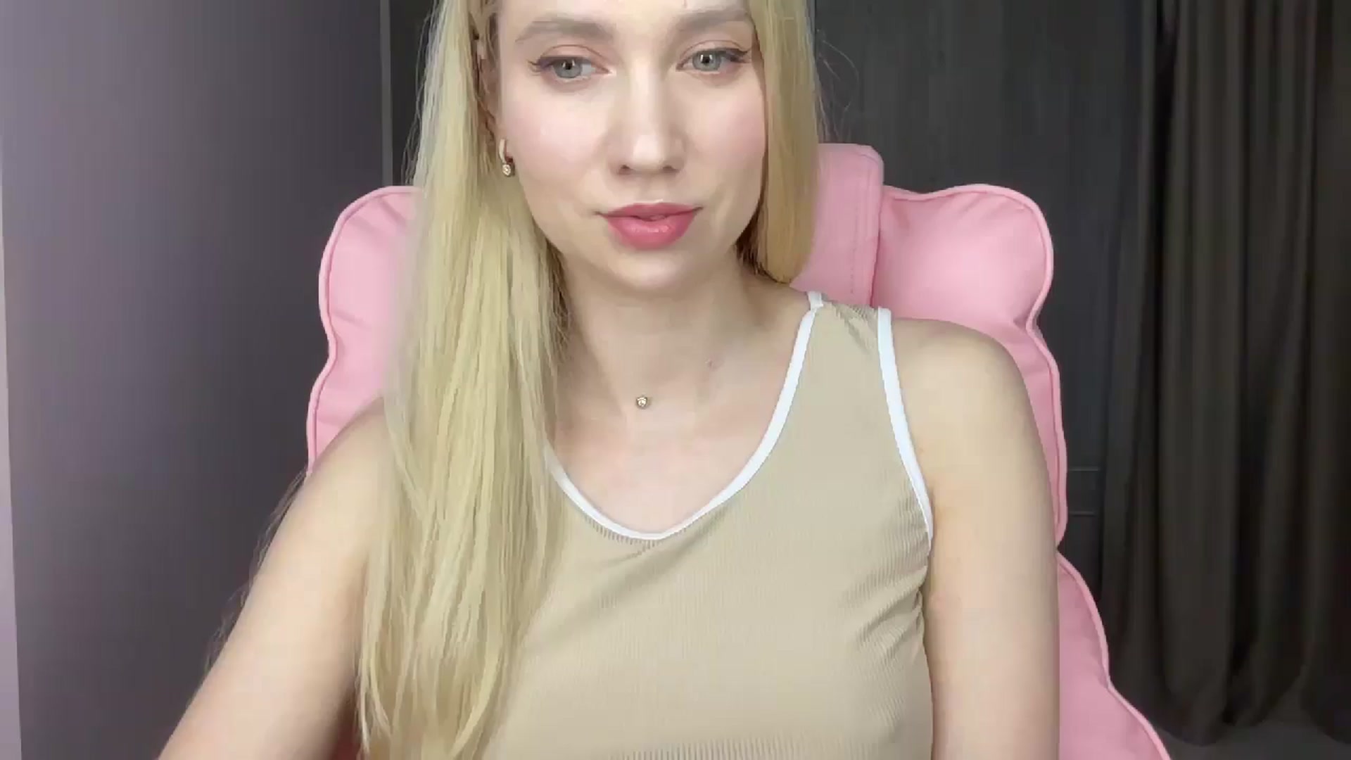 Gallery image thumbnail from Miss_Sylvia's myfreecams stream on, 05/28/2025, 16:14 image 17 of 20