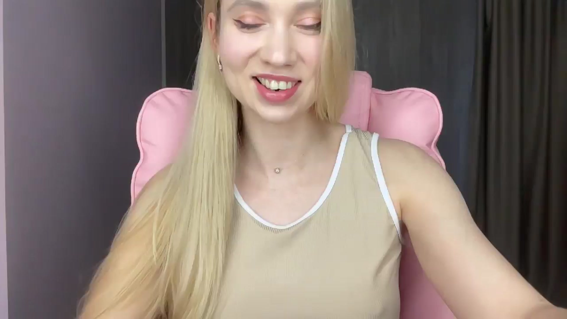Gallery image thumbnail from Miss_Sylvia's myfreecams stream on, 05/28/2025, 16:14 image 1 of 20