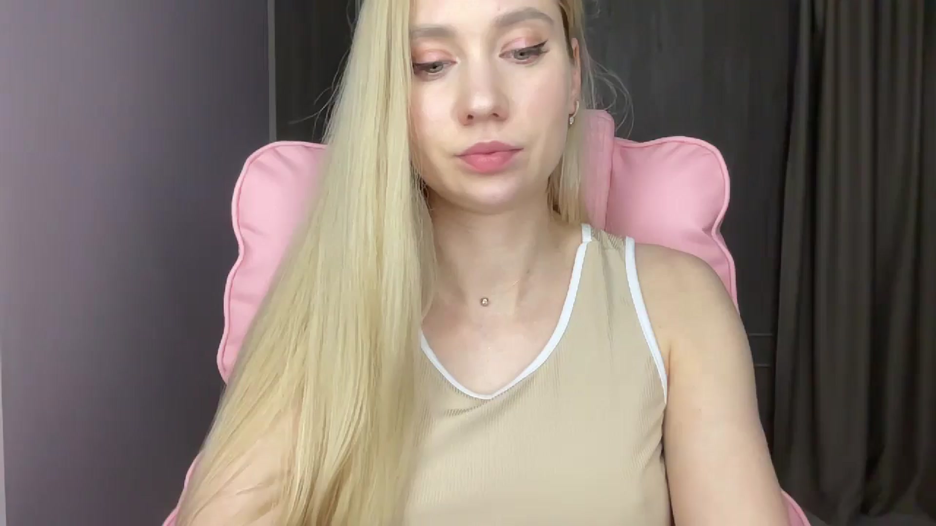 Gallery image thumbnail from Miss_Sylvia's myfreecams stream on, 05/28/2025, 20:16 image 4 of 20