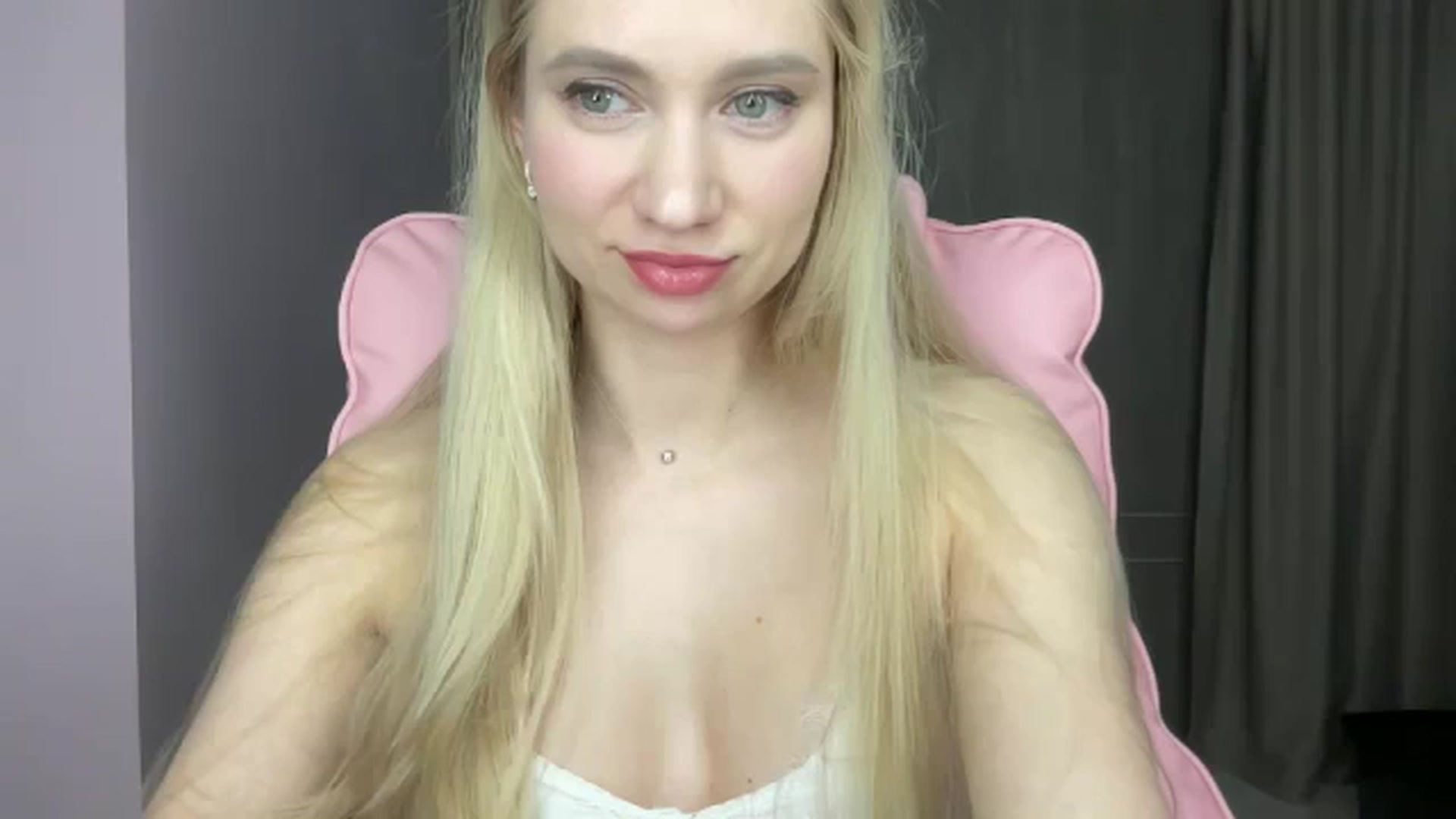 Gallery image thumbnail from Miss_Sylvia's myfreecams stream on, 05/29/2025, 20:01 image 2 of 20