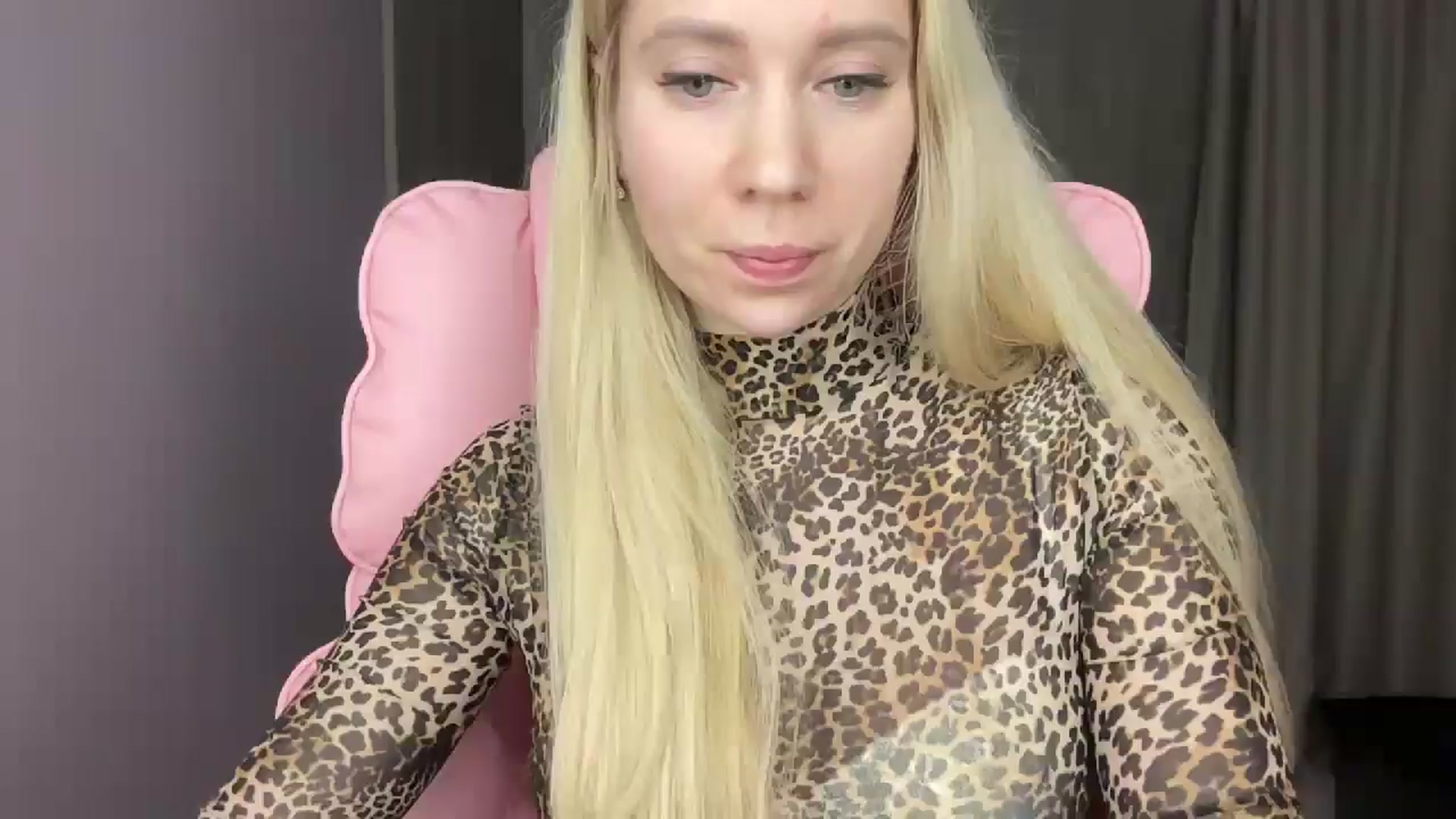 Gallery image thumbnail from Miss_Sylvia's myfreecams stream on, 05/30/2025, 19:39 image 17 of 20
