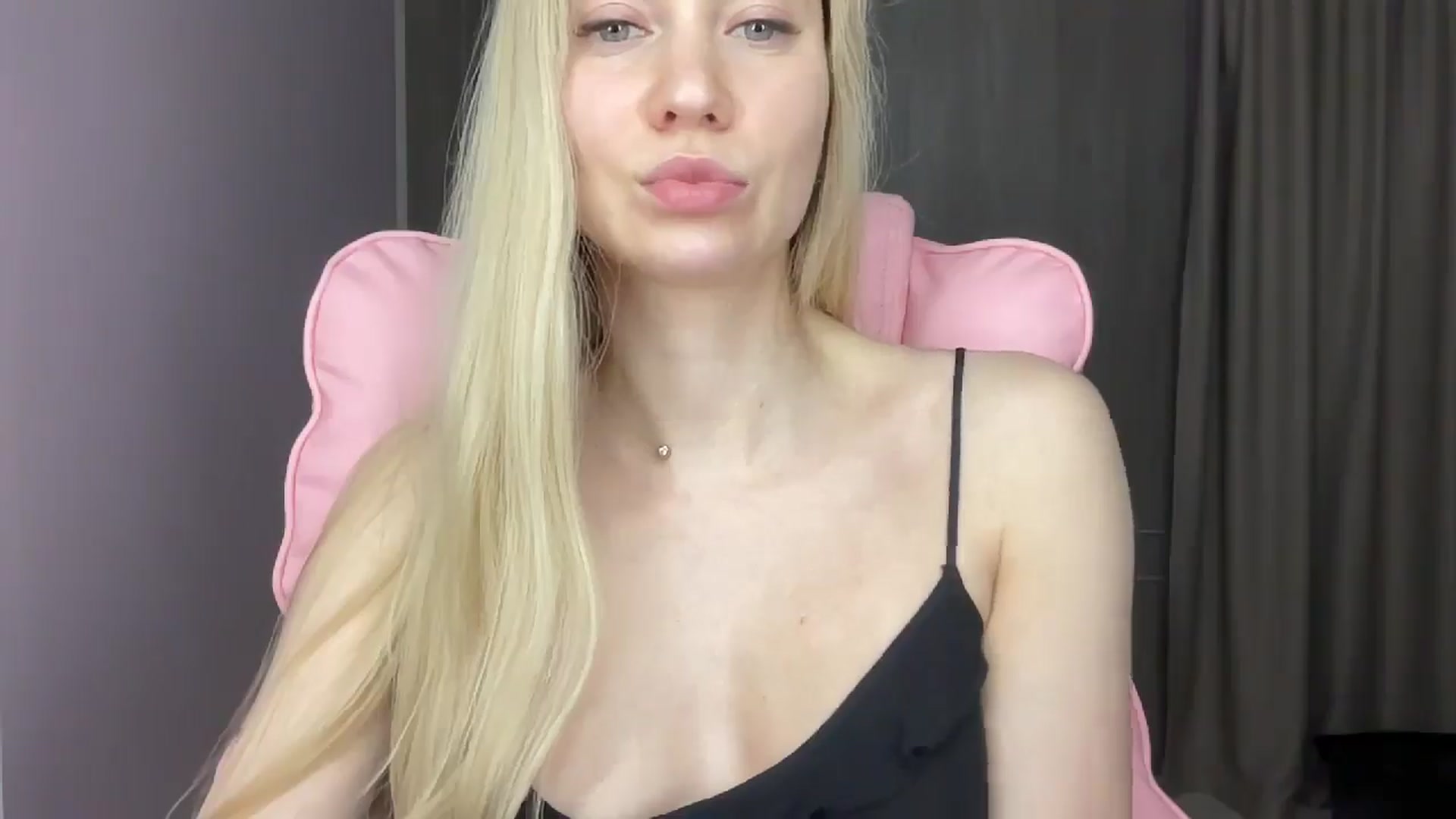 Gallery image thumbnail from Miss_Sylvia's myfreecams stream on, 05/31/2025, 20:42 image 5 of 20
